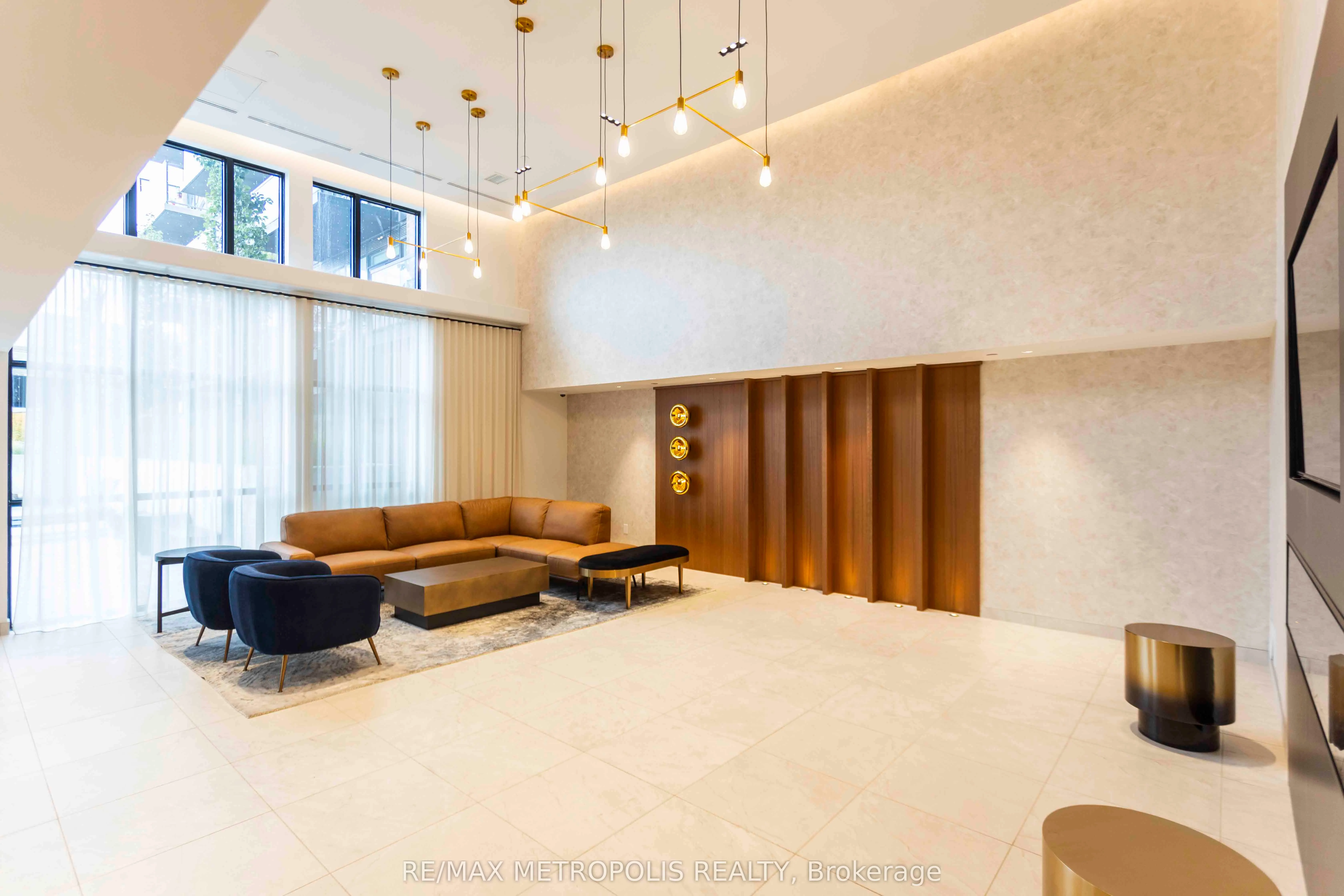 2300 St Clair Avenue W, #307