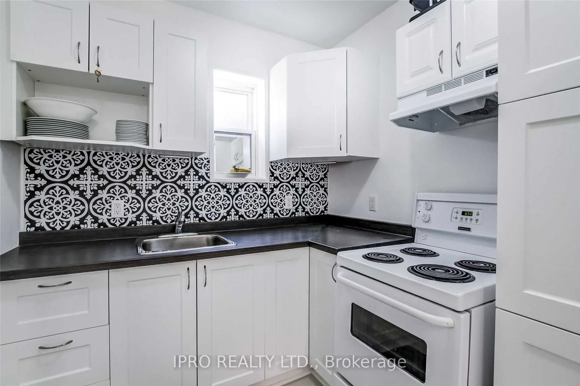 881 Lakeshore Road E