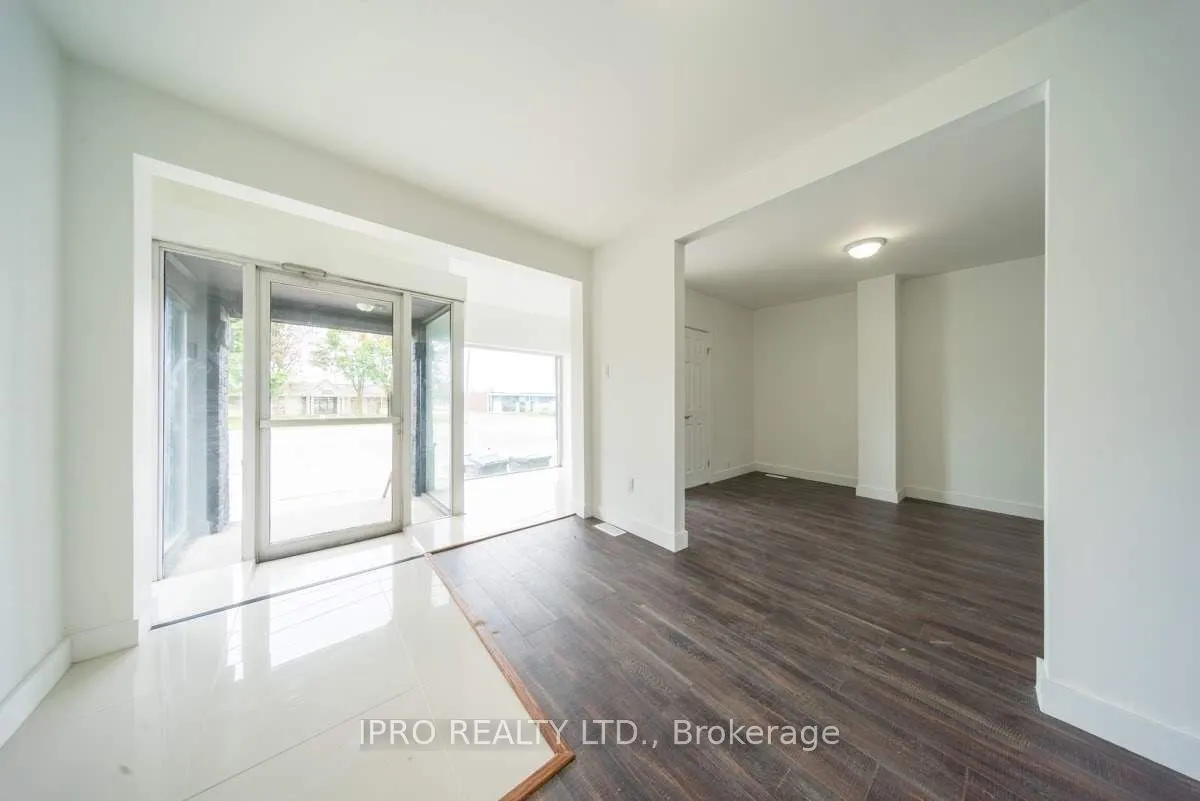 881 Lakeshore Road E