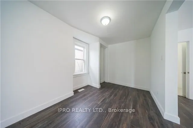 881 Lakeshore Road E