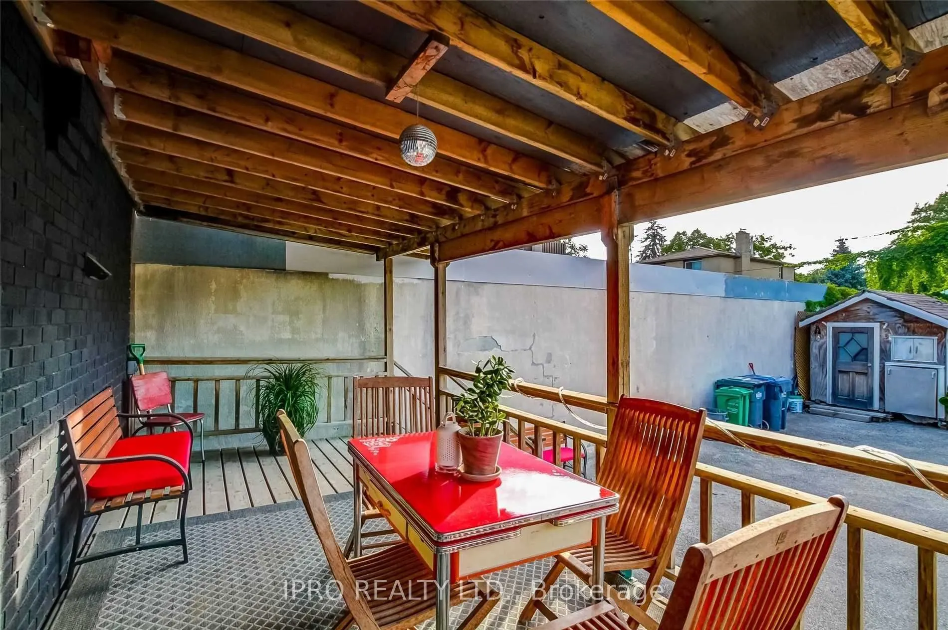 881 Lakeshore Road E