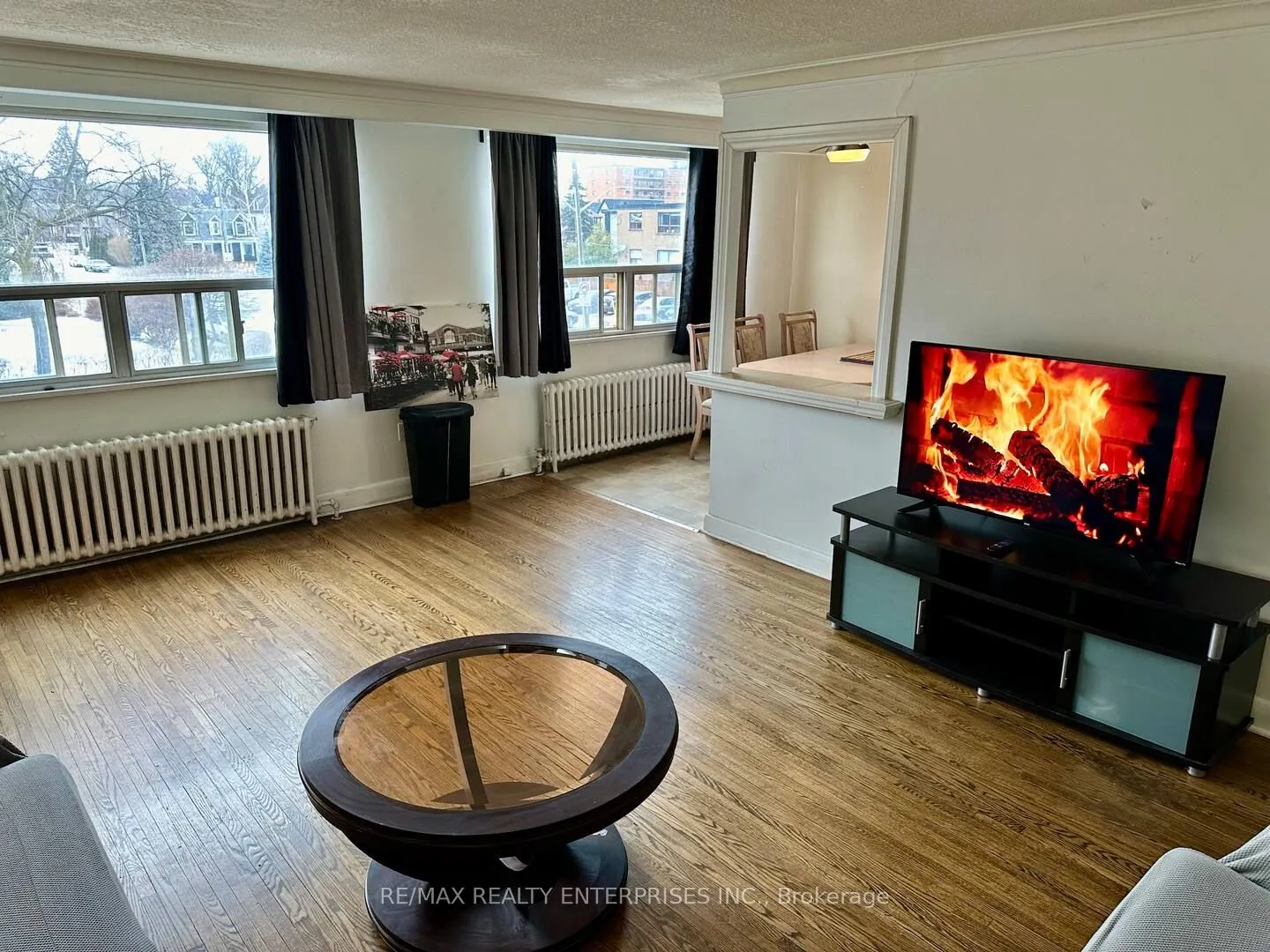 297 Lakeshore Road E