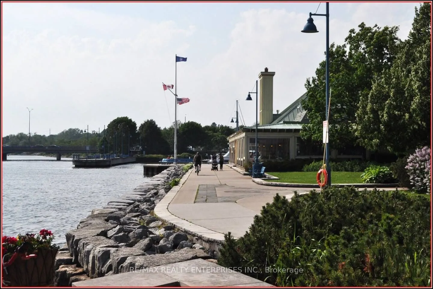 297 Lakeshore Road E