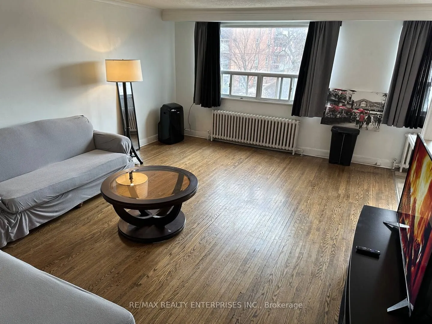 297 Lakeshore Road E