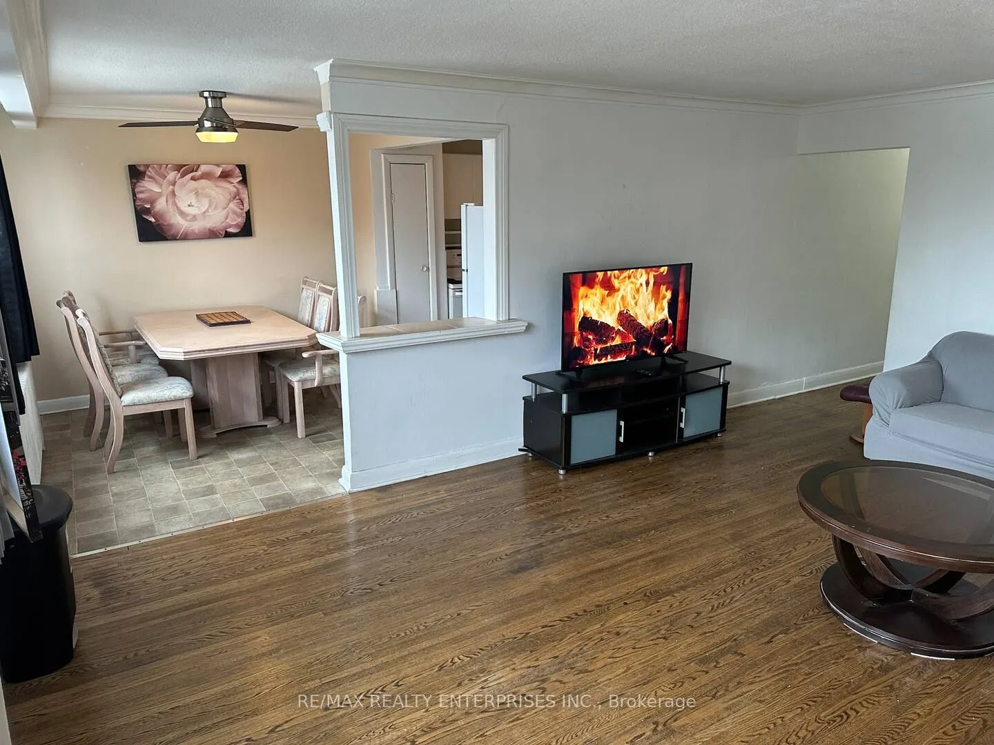 297 Lakeshore Road E