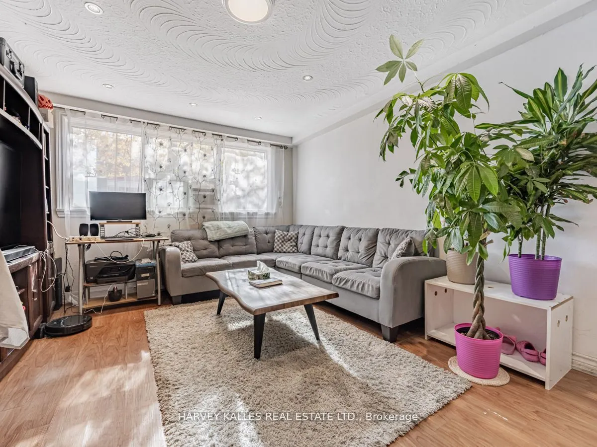 6 Carrington Avenue
