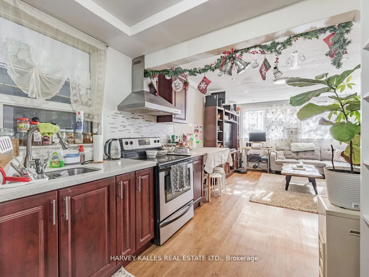 6 Carrington Avenue