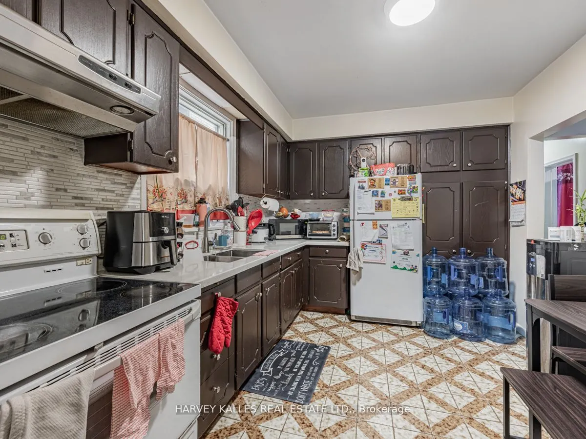 6 Carrington Avenue