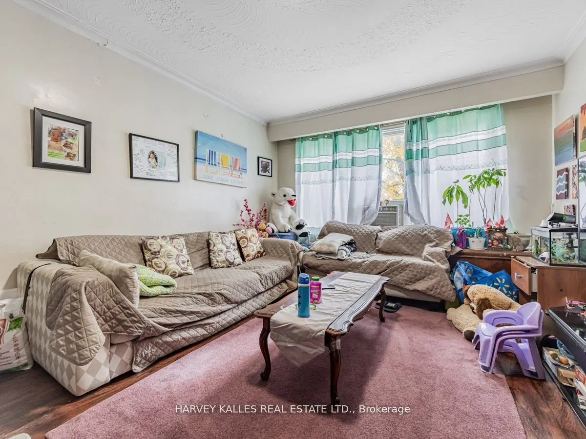 6 Carrington Avenue