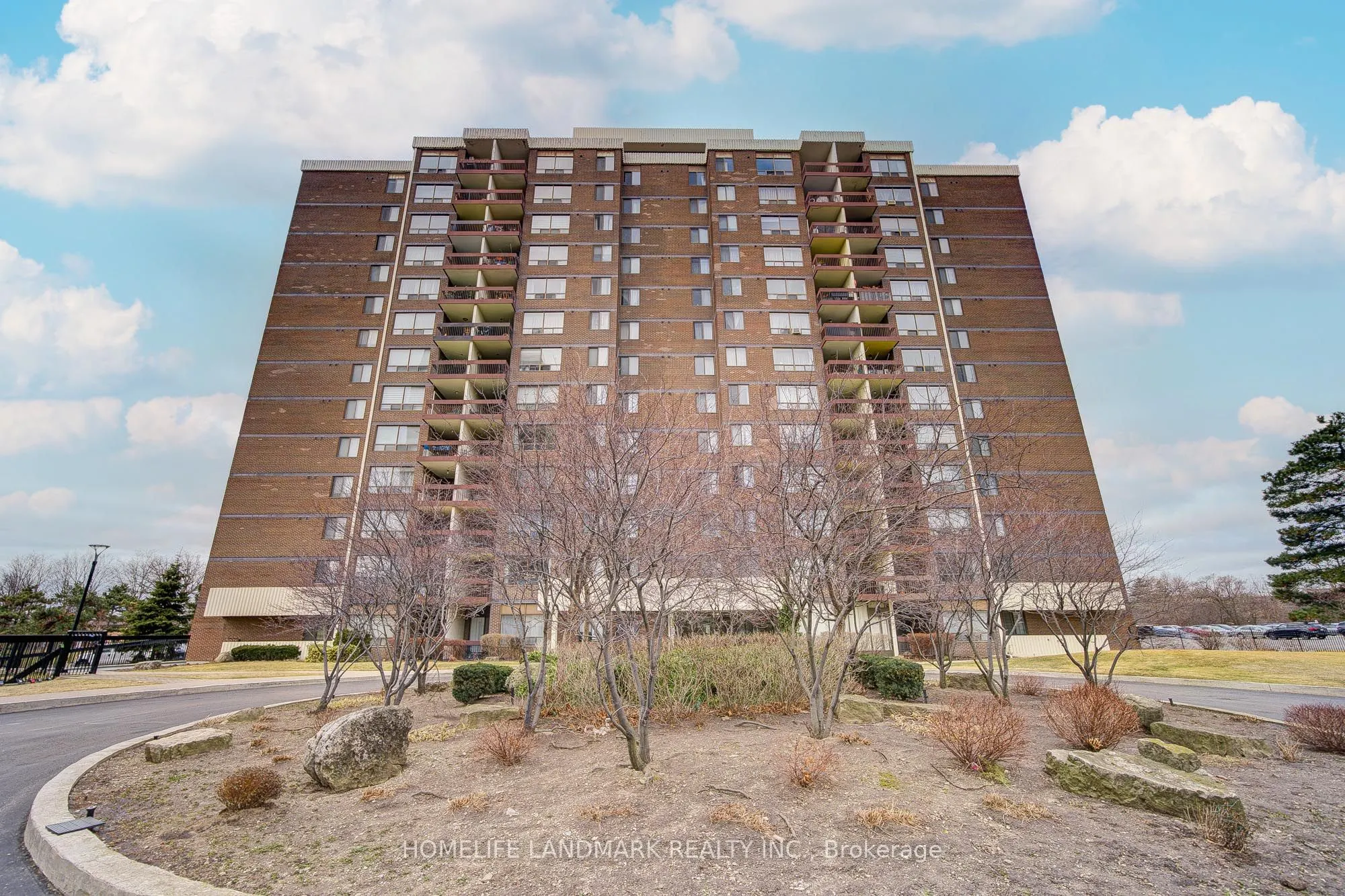 2556 Argyle Road, #102