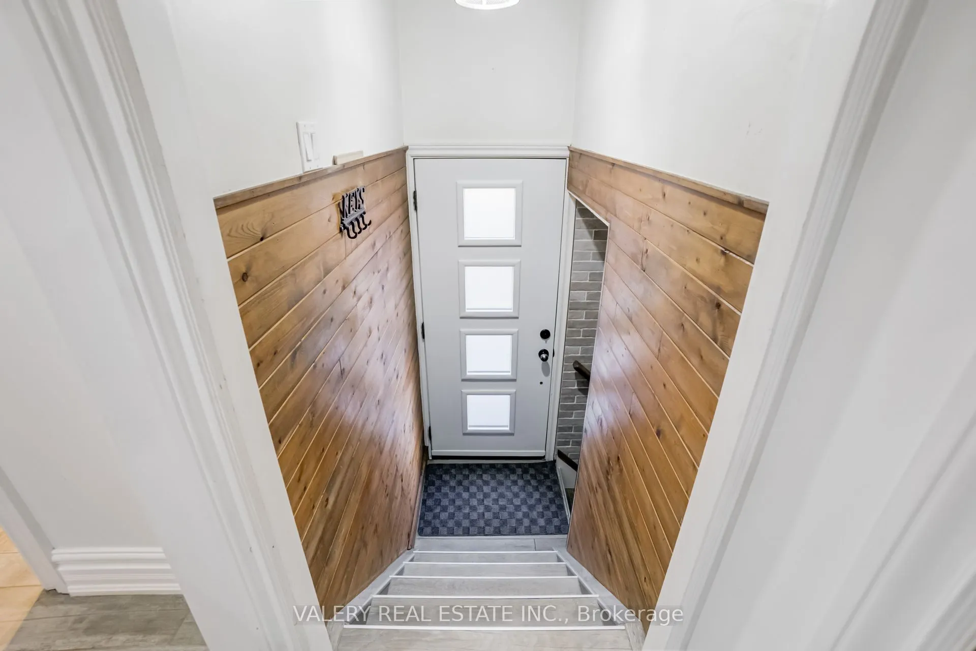 105 North Carson Street
