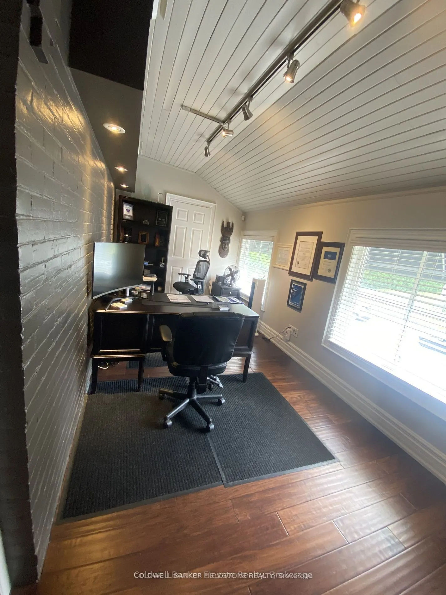 115 Main Street S