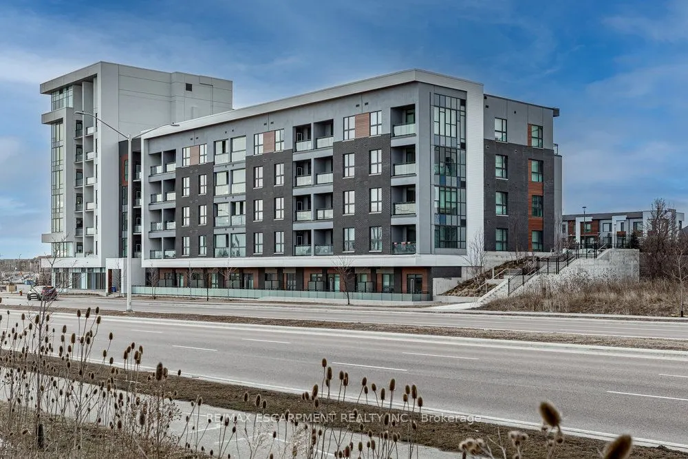 95 Dundas Street W, #003