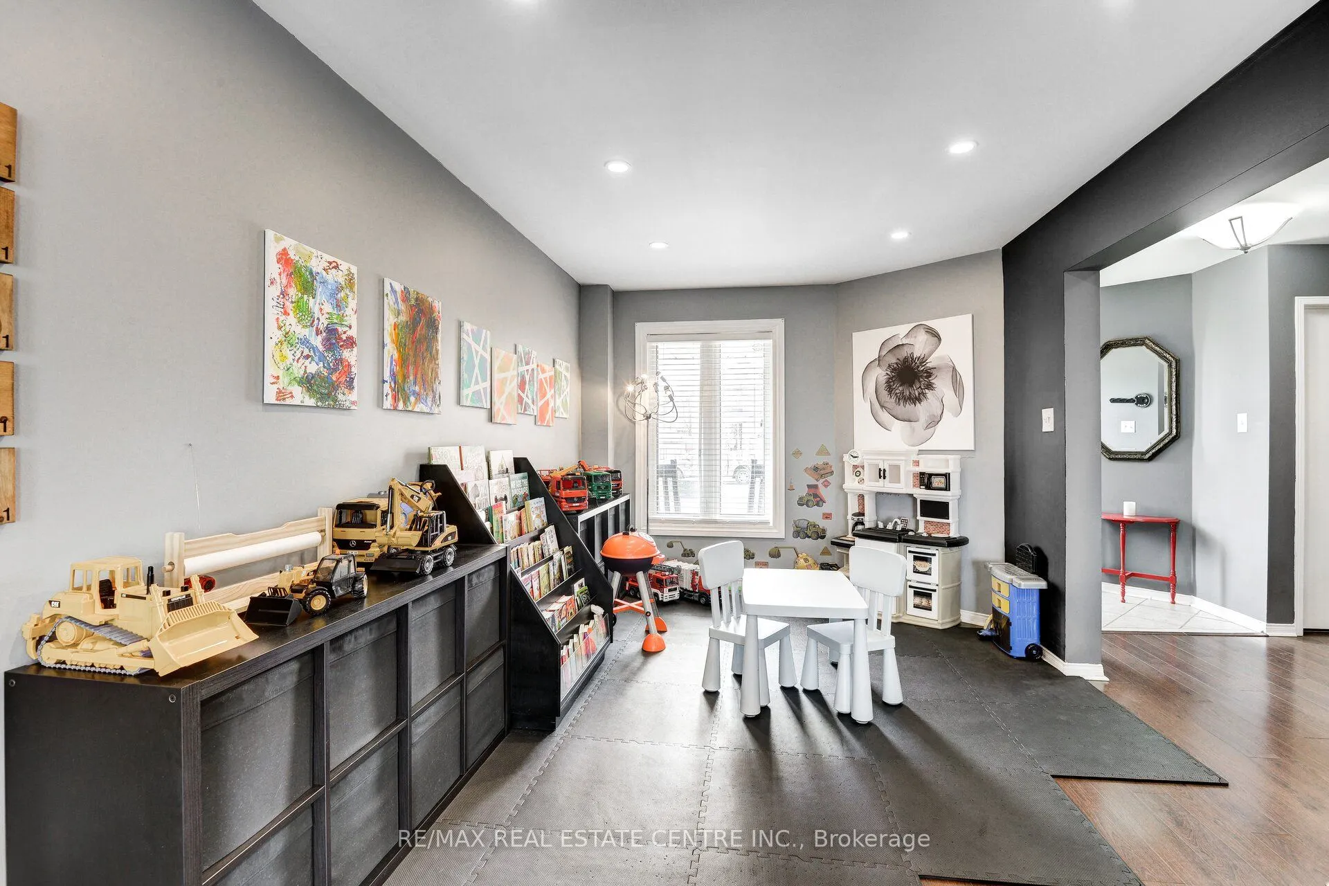 226 Howard Crescent