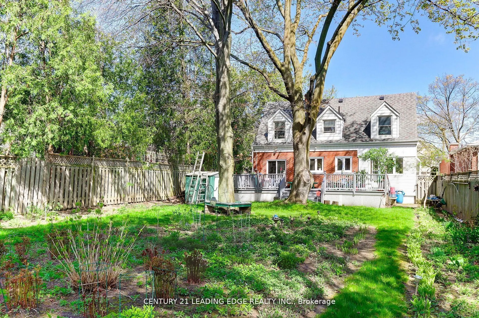19 Royaleigh Avenue