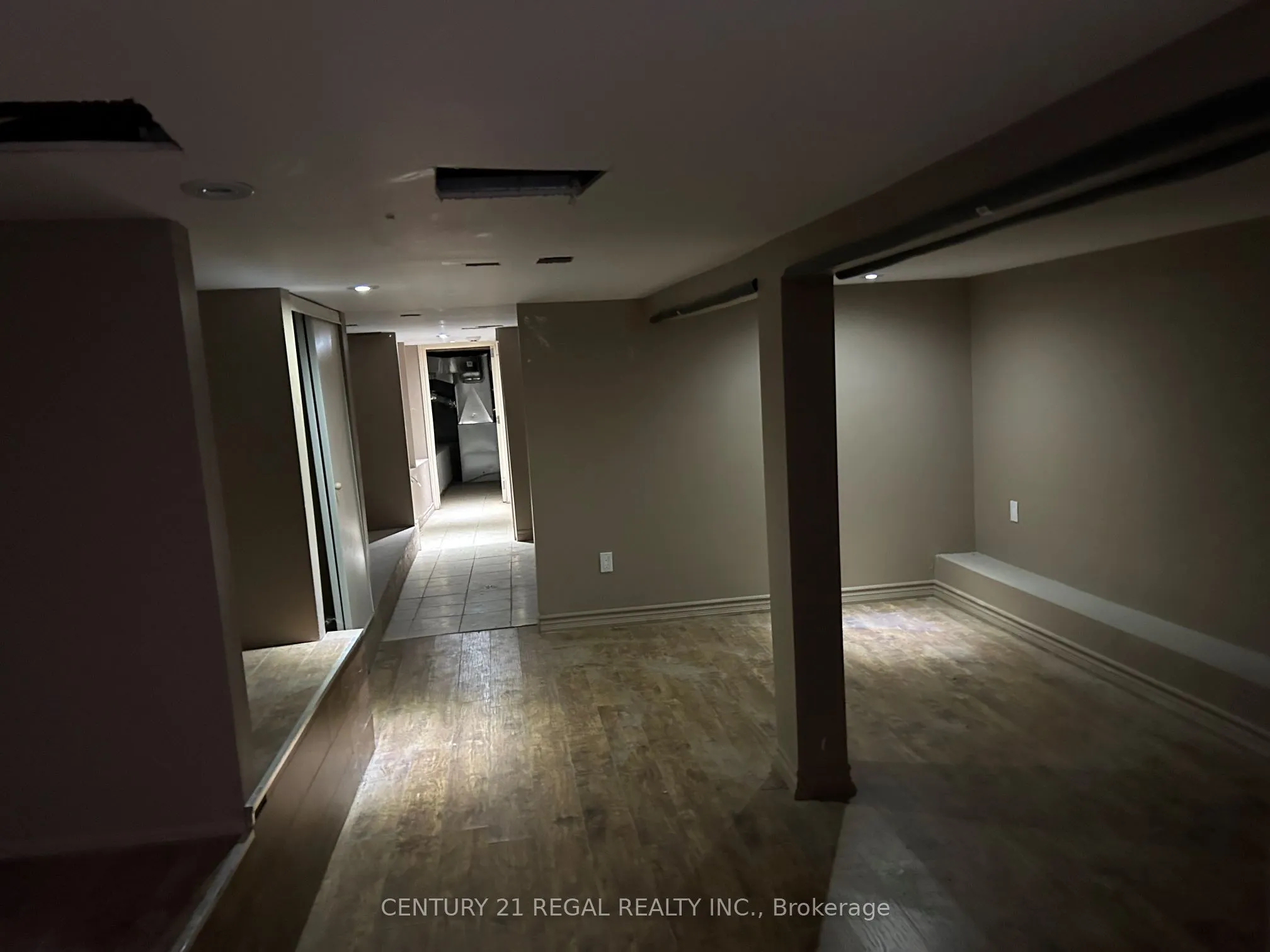 3409 Lake Shore Boulevard W