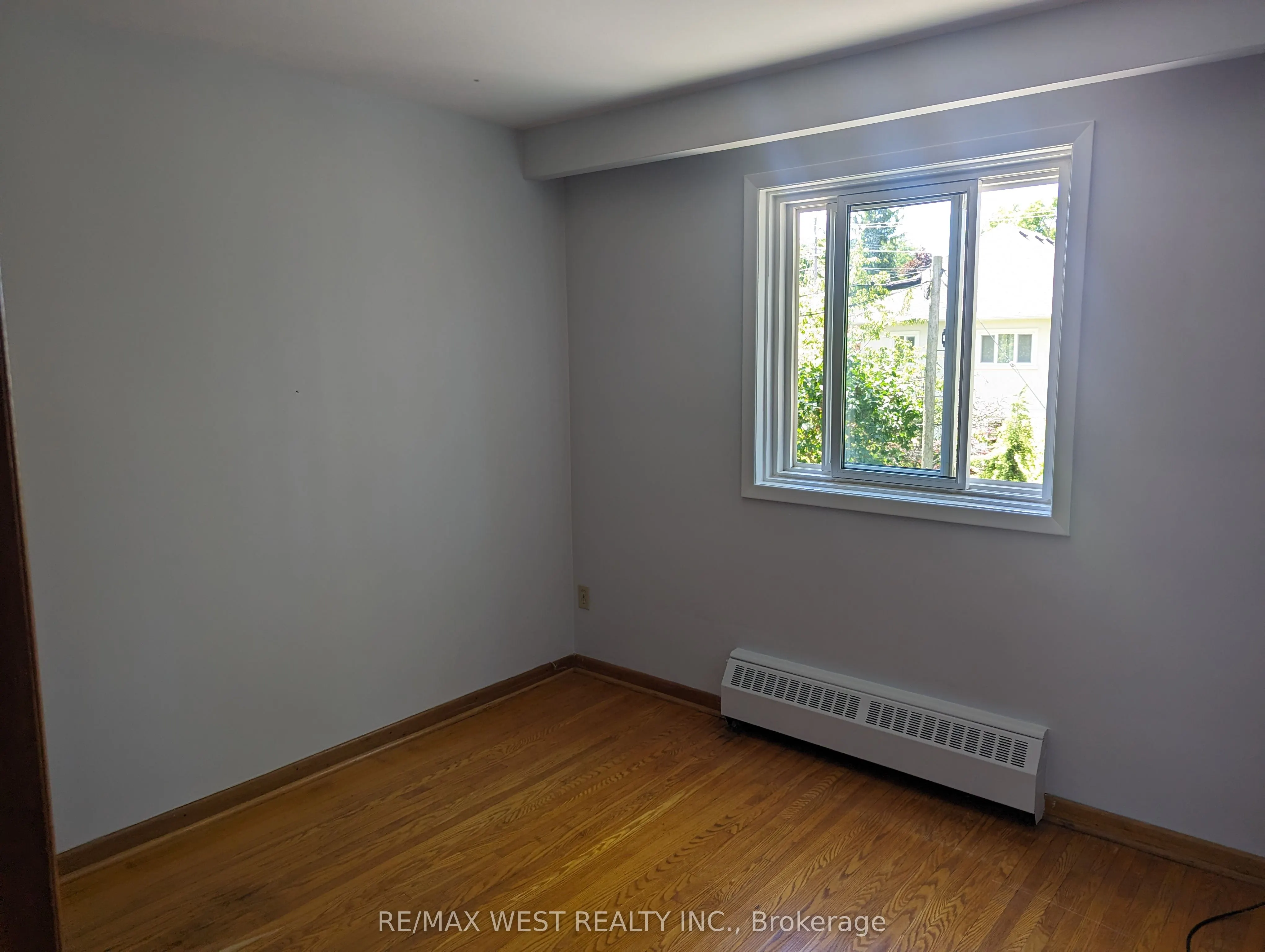 50-52 Peter Street N