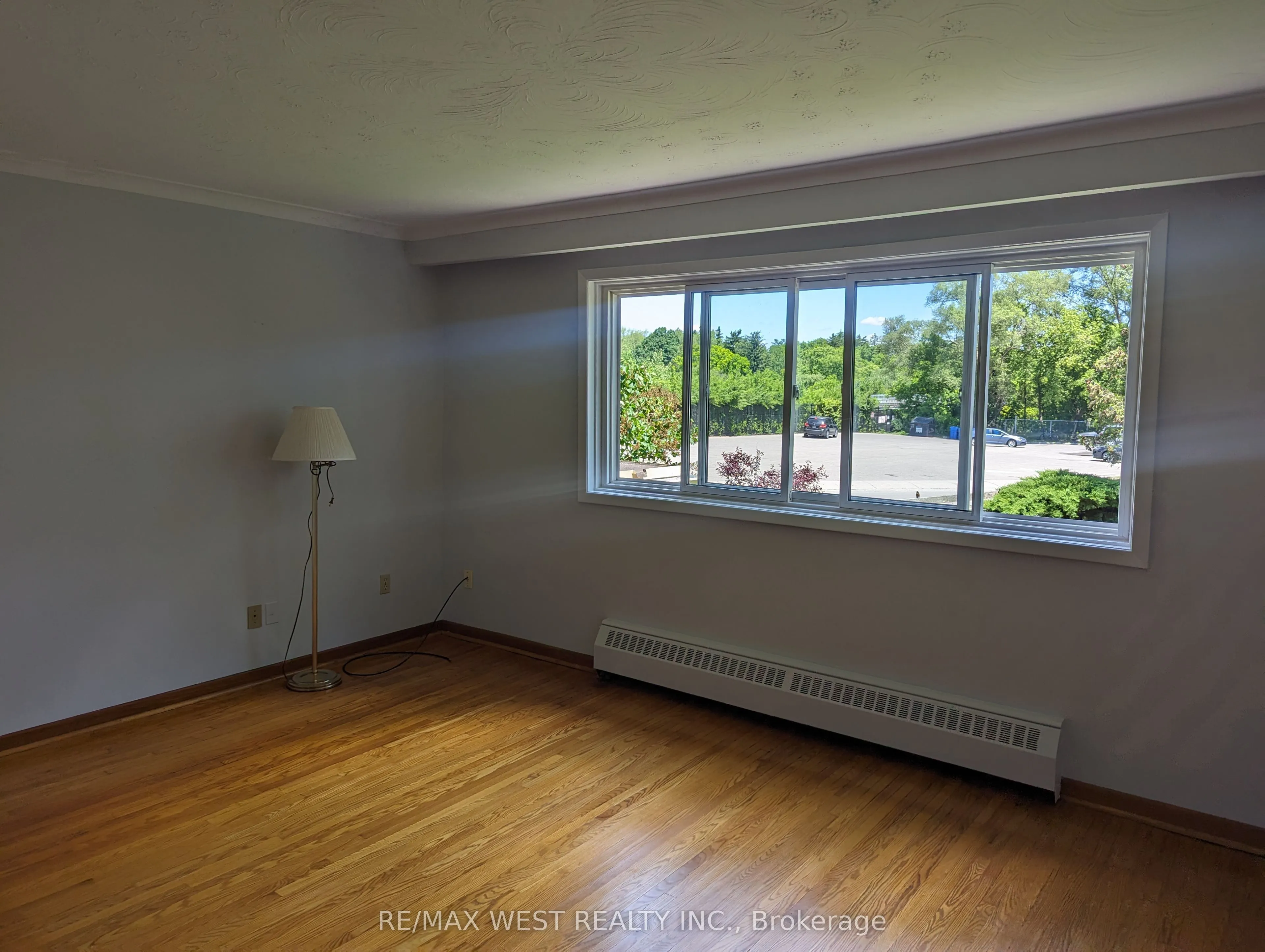 50-52 Peter Street N