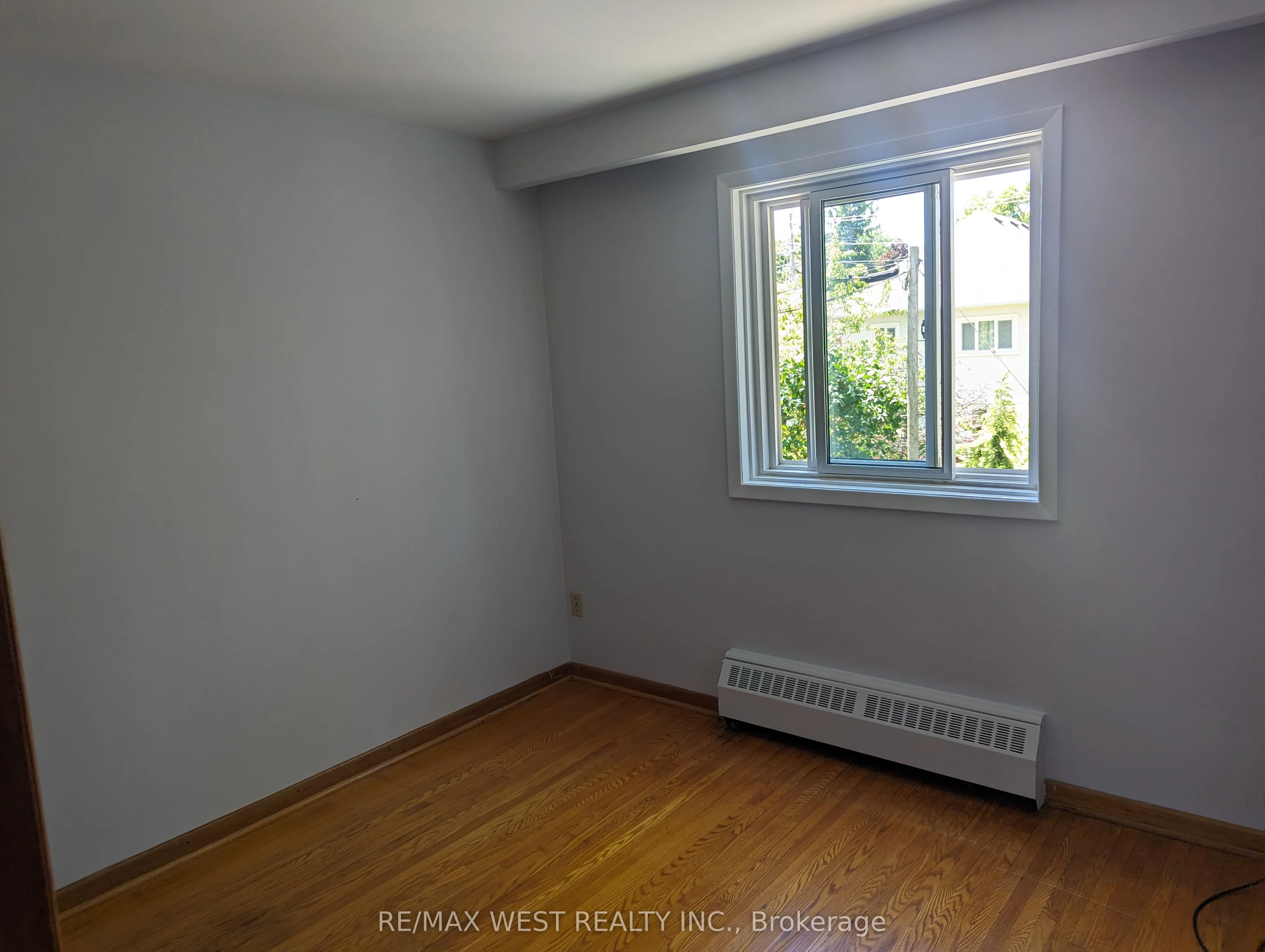 50-52 Peter Street N