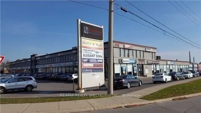 1310 Dundas Street E, #216
