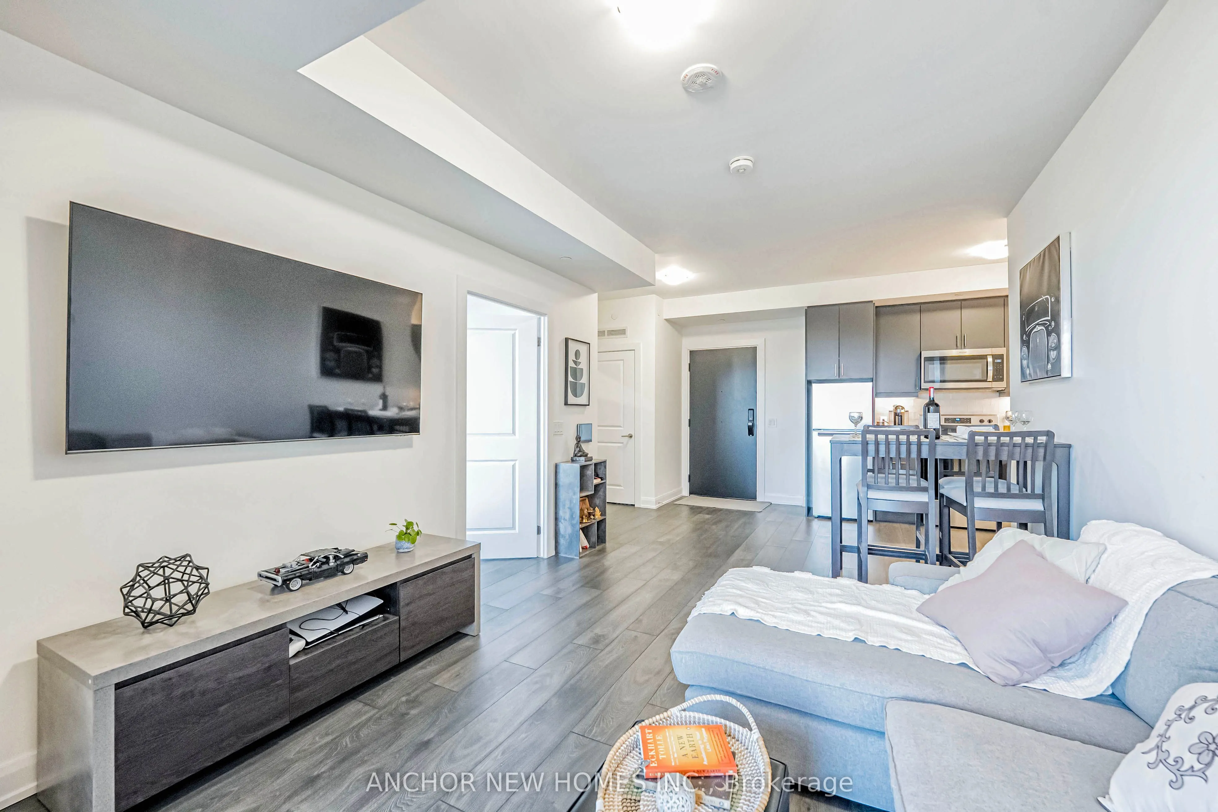 3220 William Coltson Ave Avenue E #302