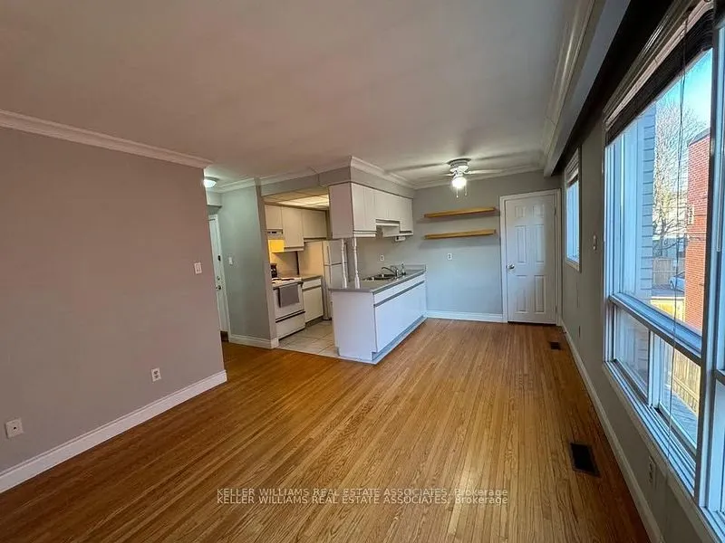 308 Lakeshore Road E, #2