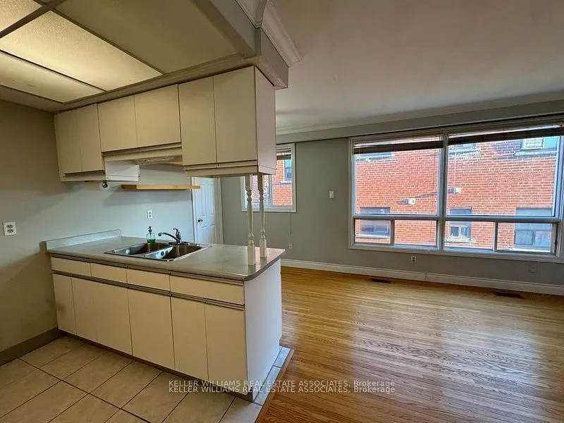 308 Lakeshore Road E, #2