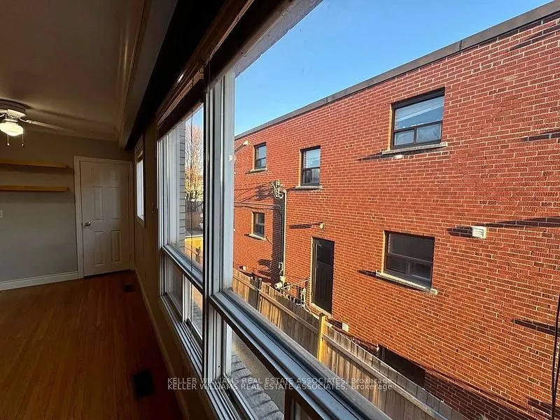 308 Lakeshore Road E, #2