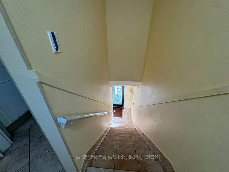 308 Lakeshore Road E, #2