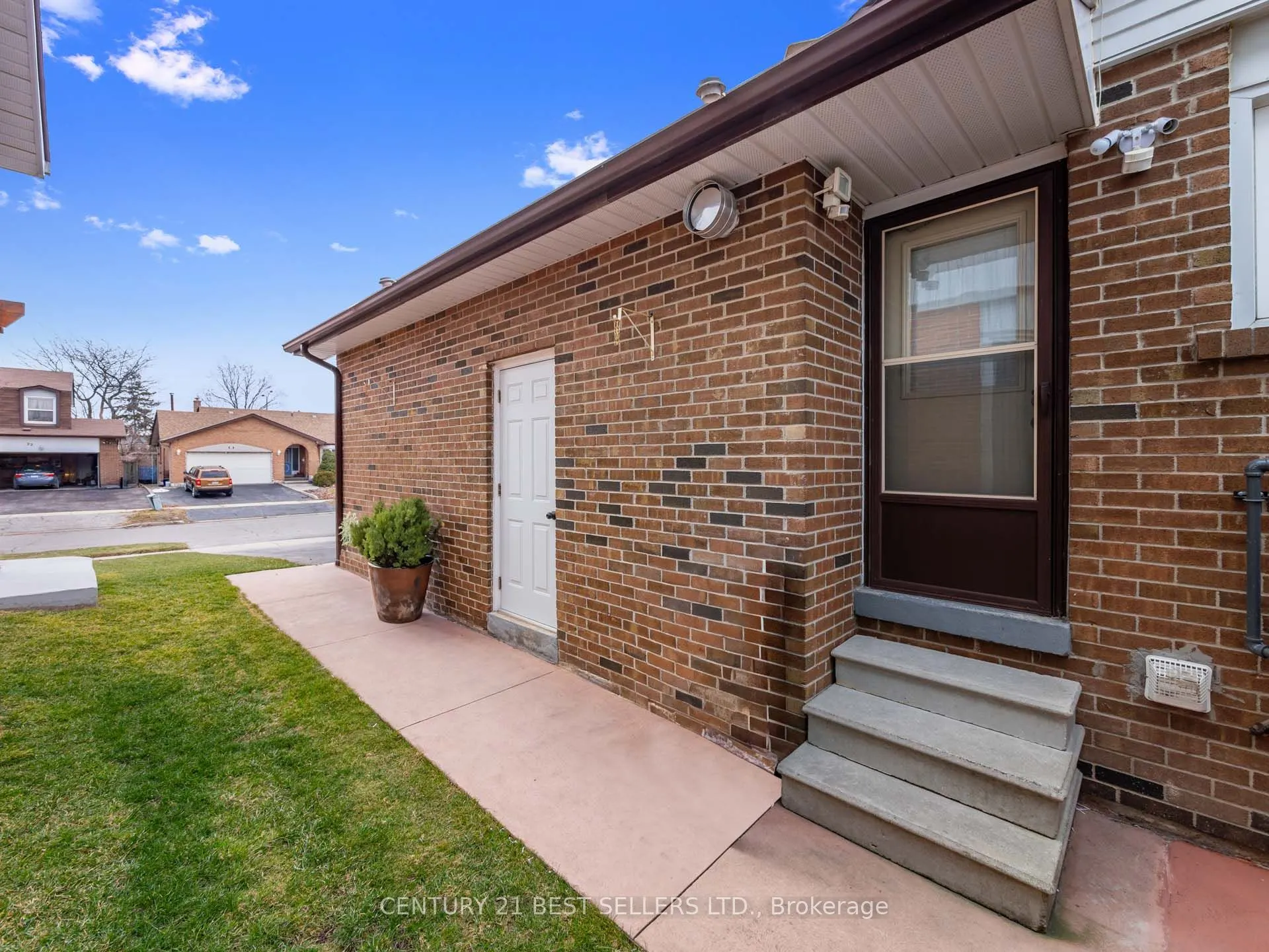 15 Blackthorn Lane