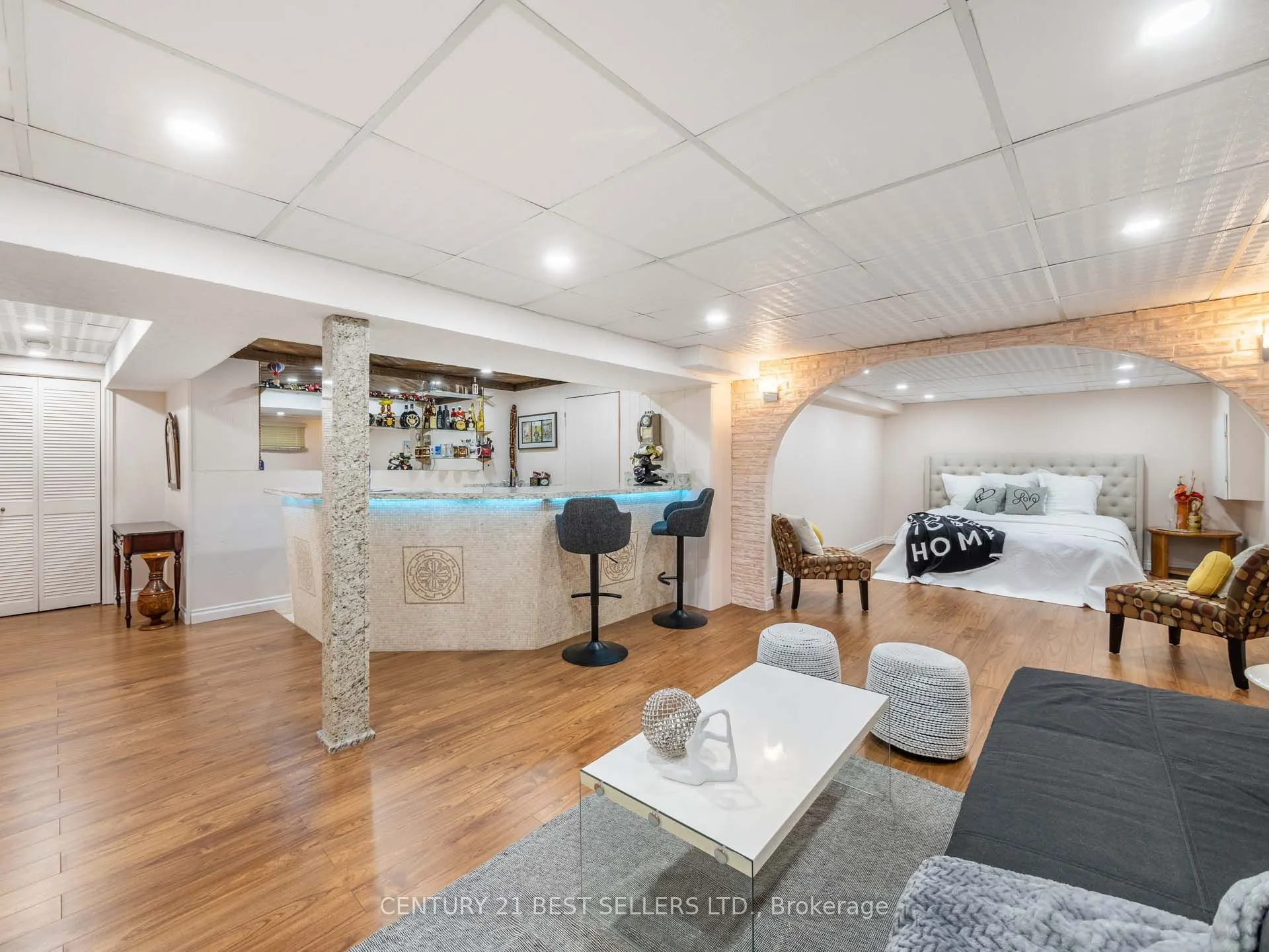 15 Blackthorn Lane