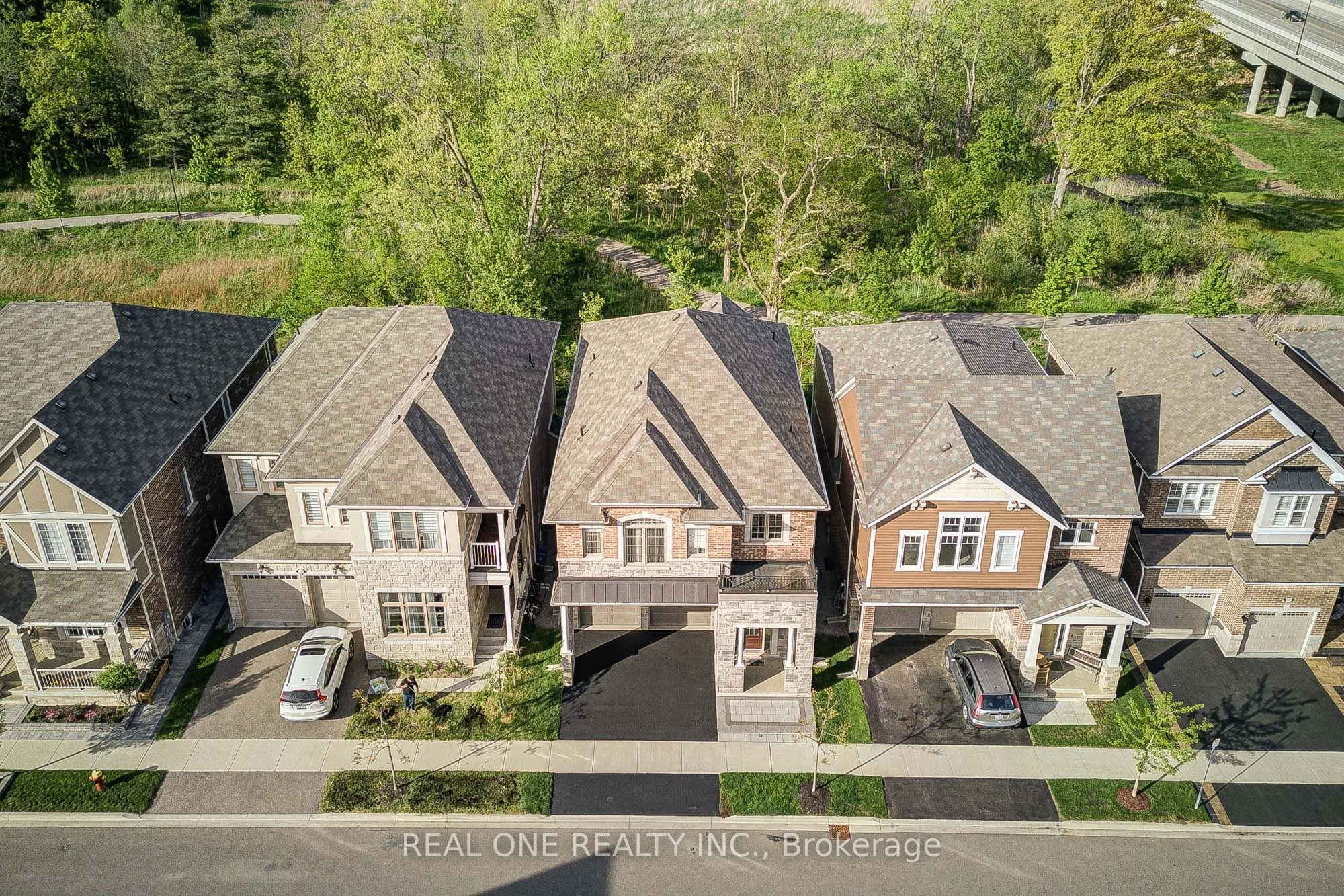 1249 Sweetfern Crescent