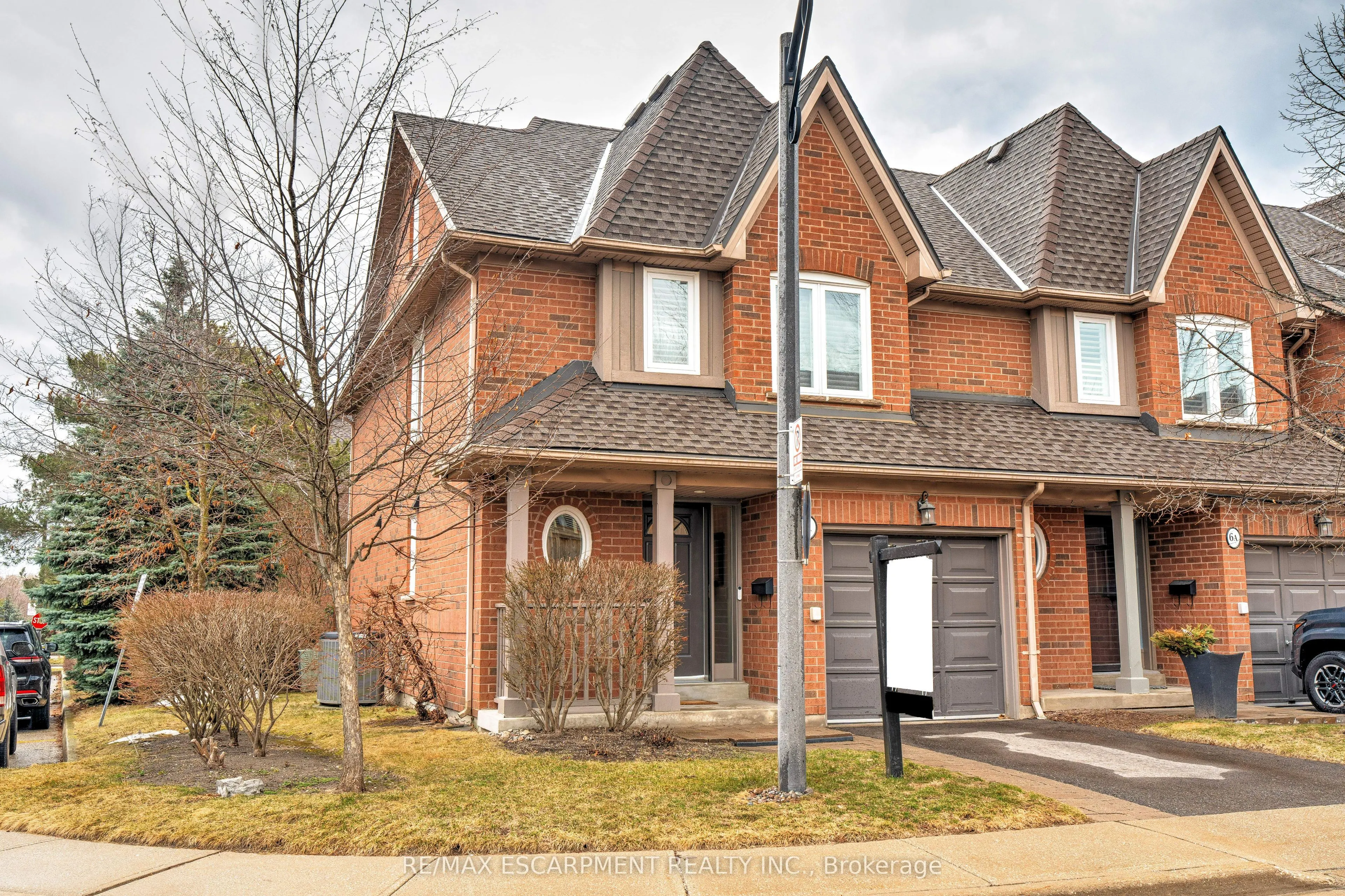 1064 Queen Street W, #7A