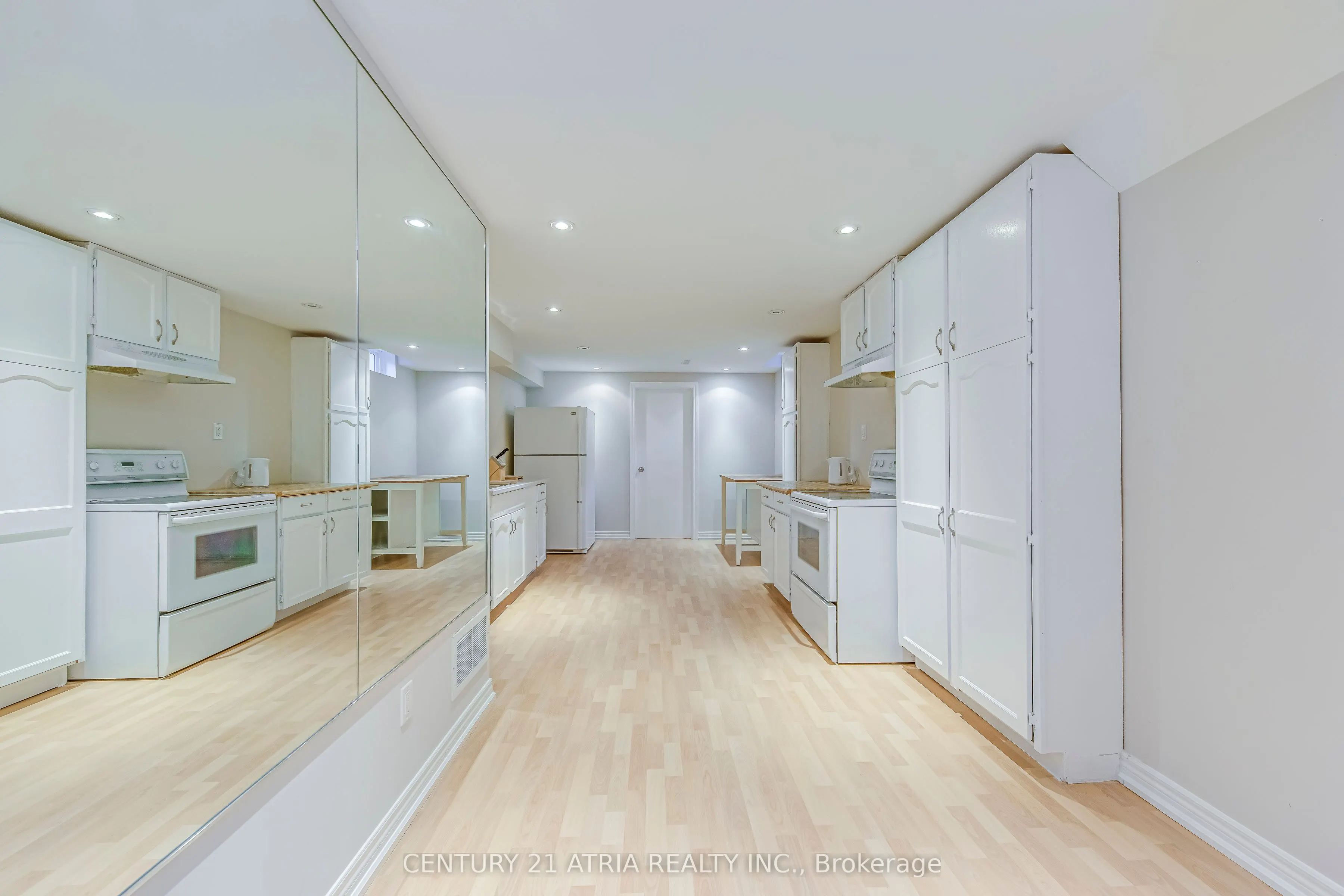 2174 Burbank Drive, #Lower