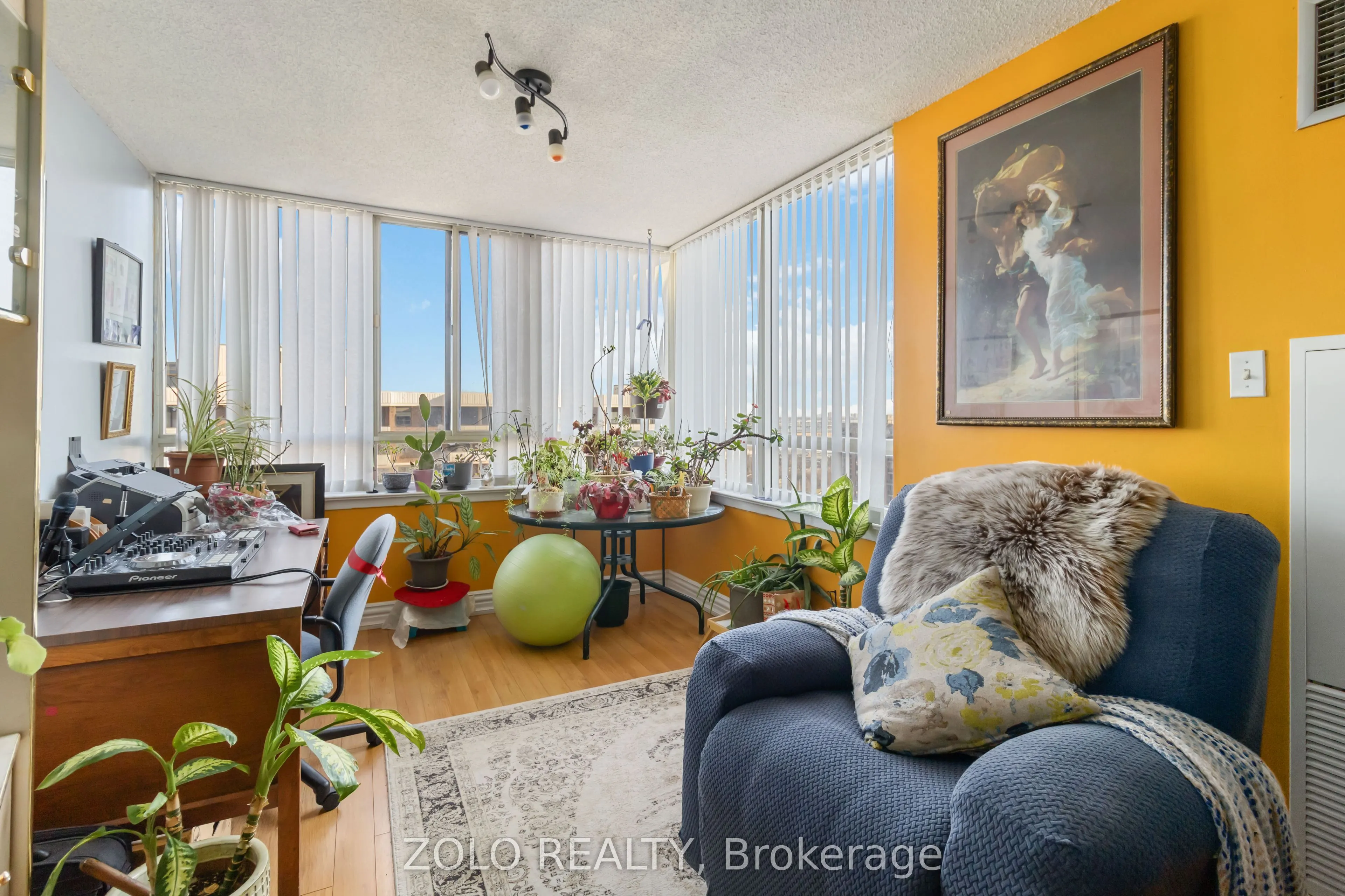 5 Lisa Street, #1601