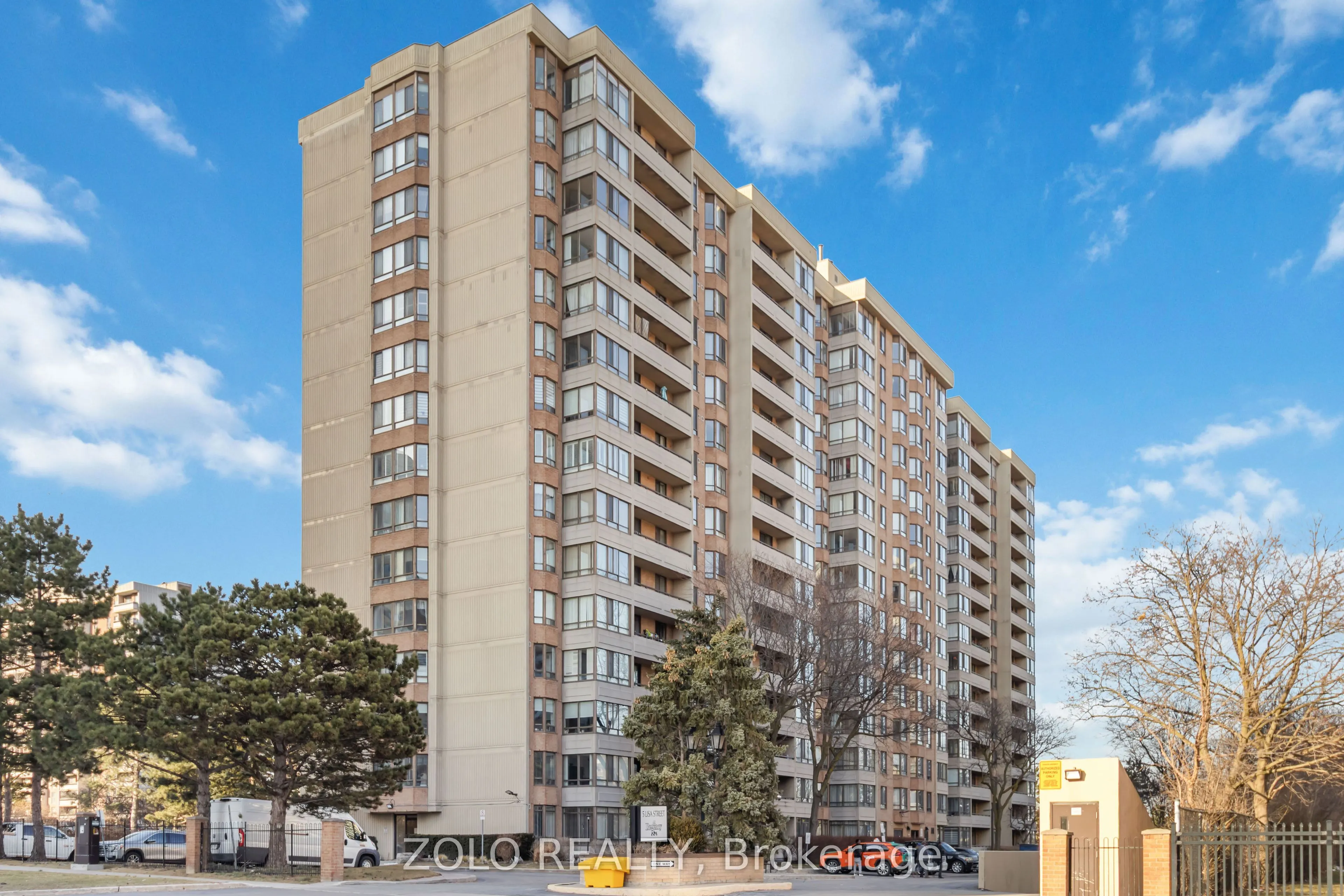5 Lisa Street, #1601