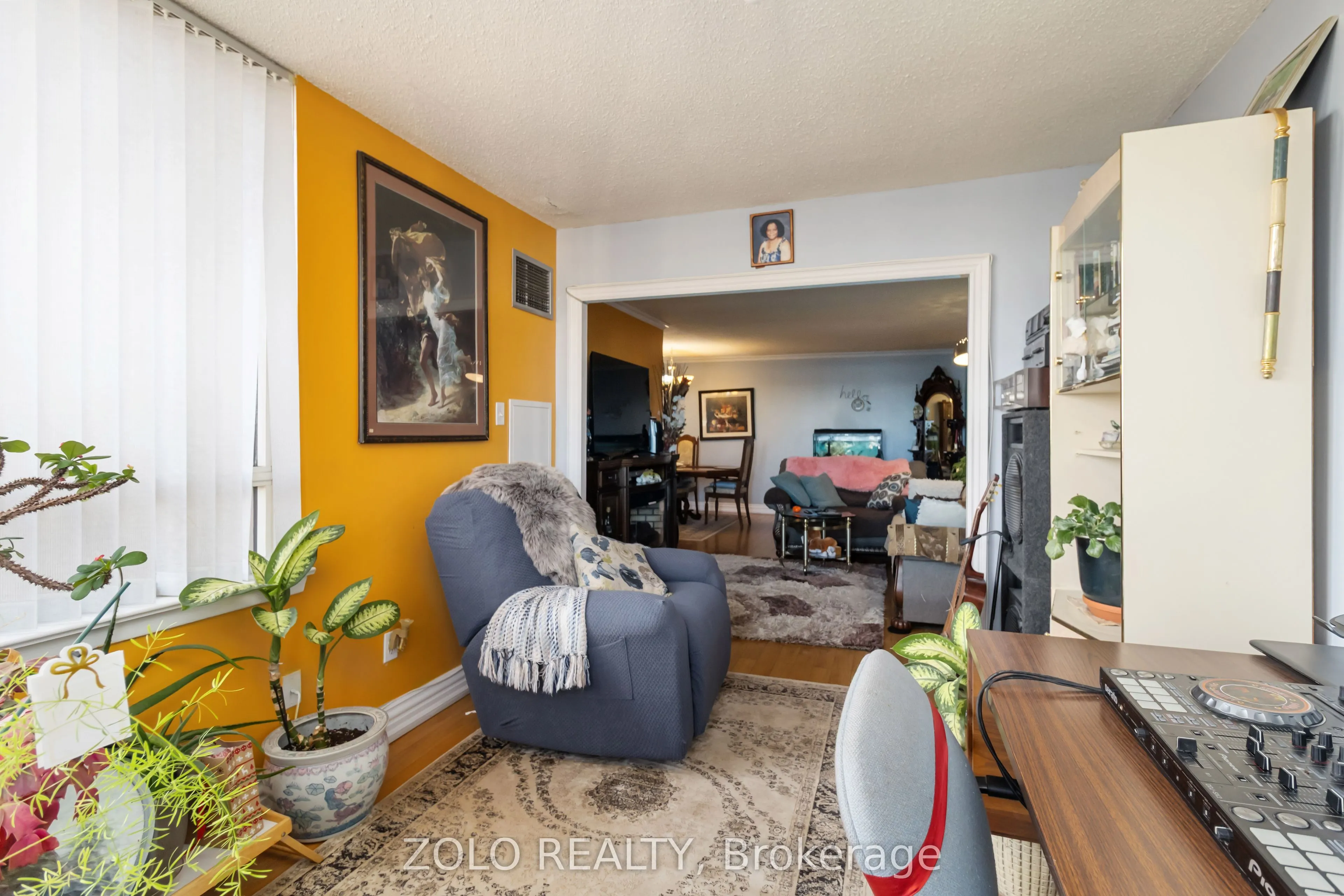 5 Lisa Street, #1601