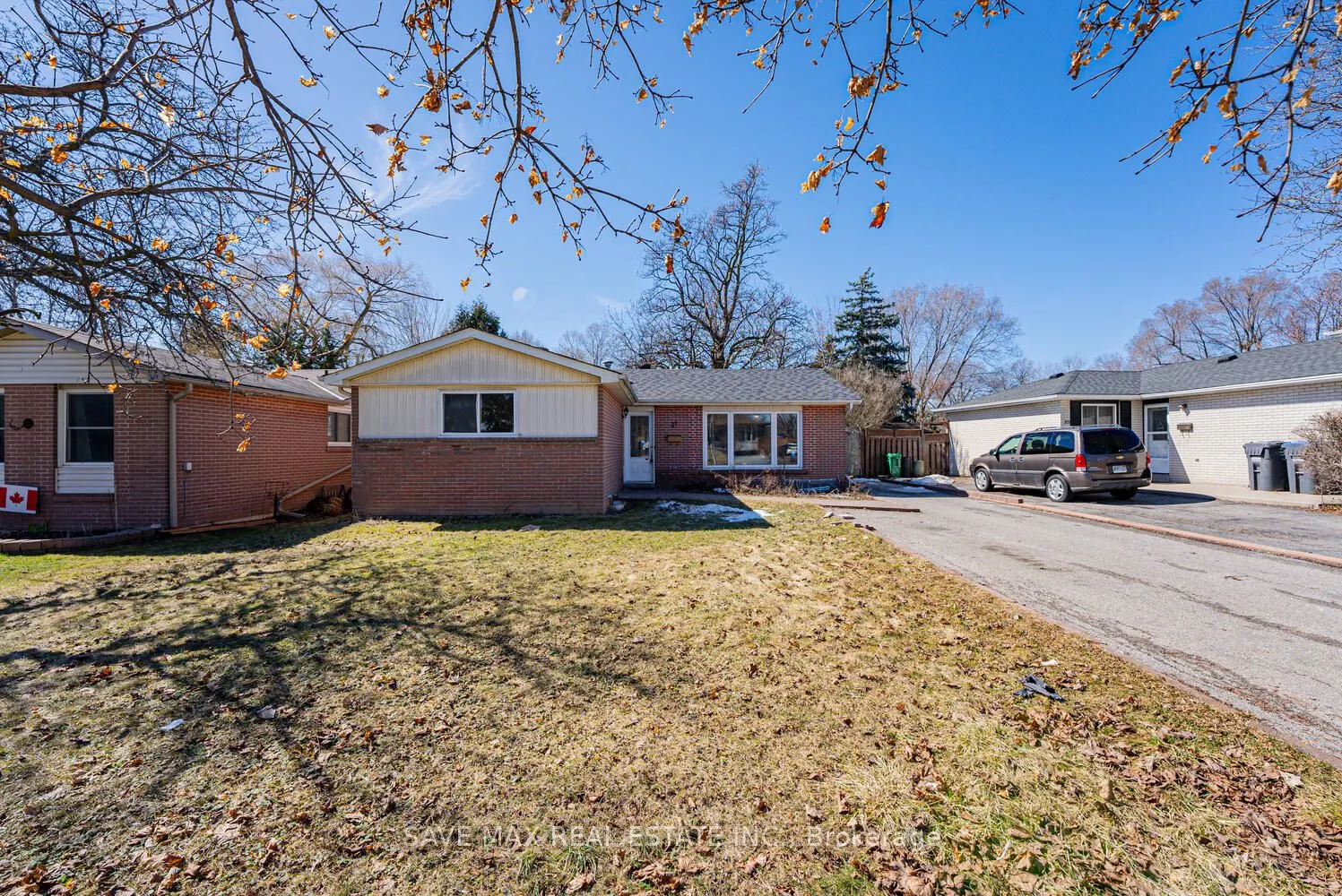 24 Evesham Crescent