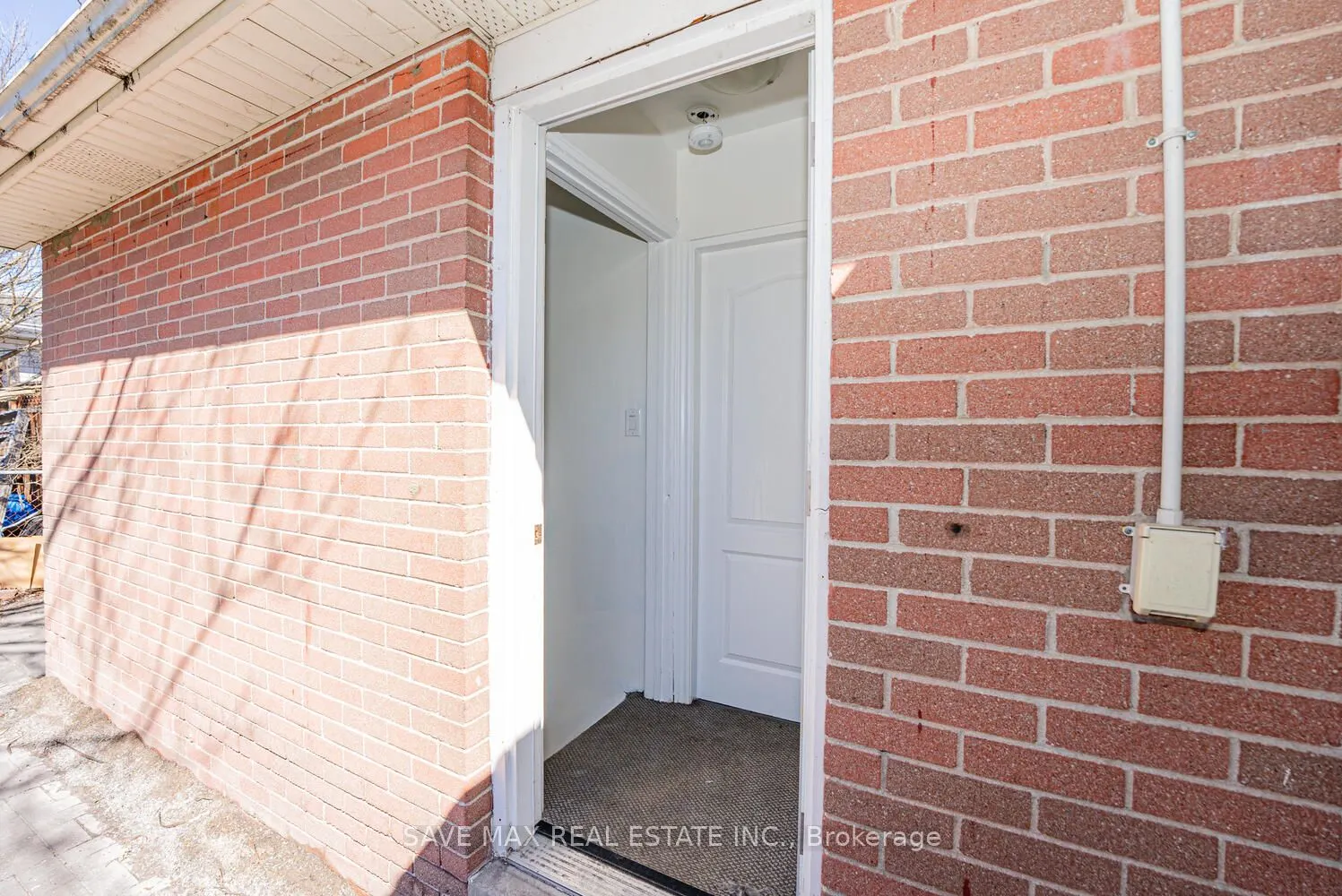 24 Evesham Crescent