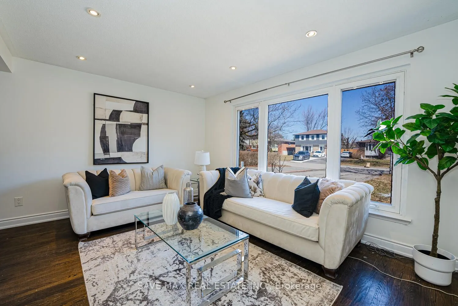 24 Evesham Crescent
