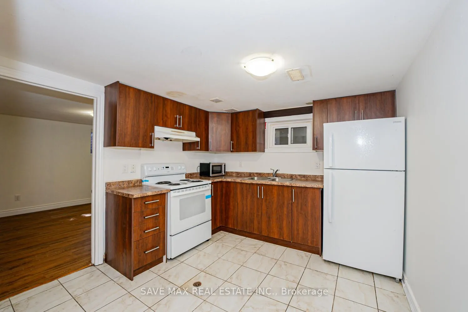 24 Evesham Crescent