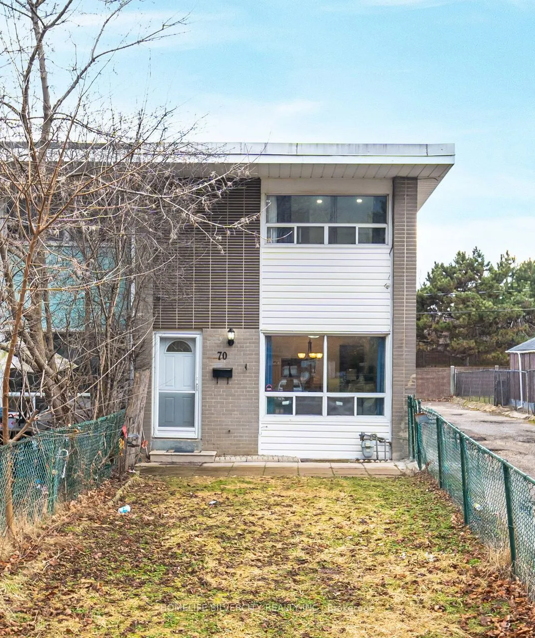 70 Corby Crescent