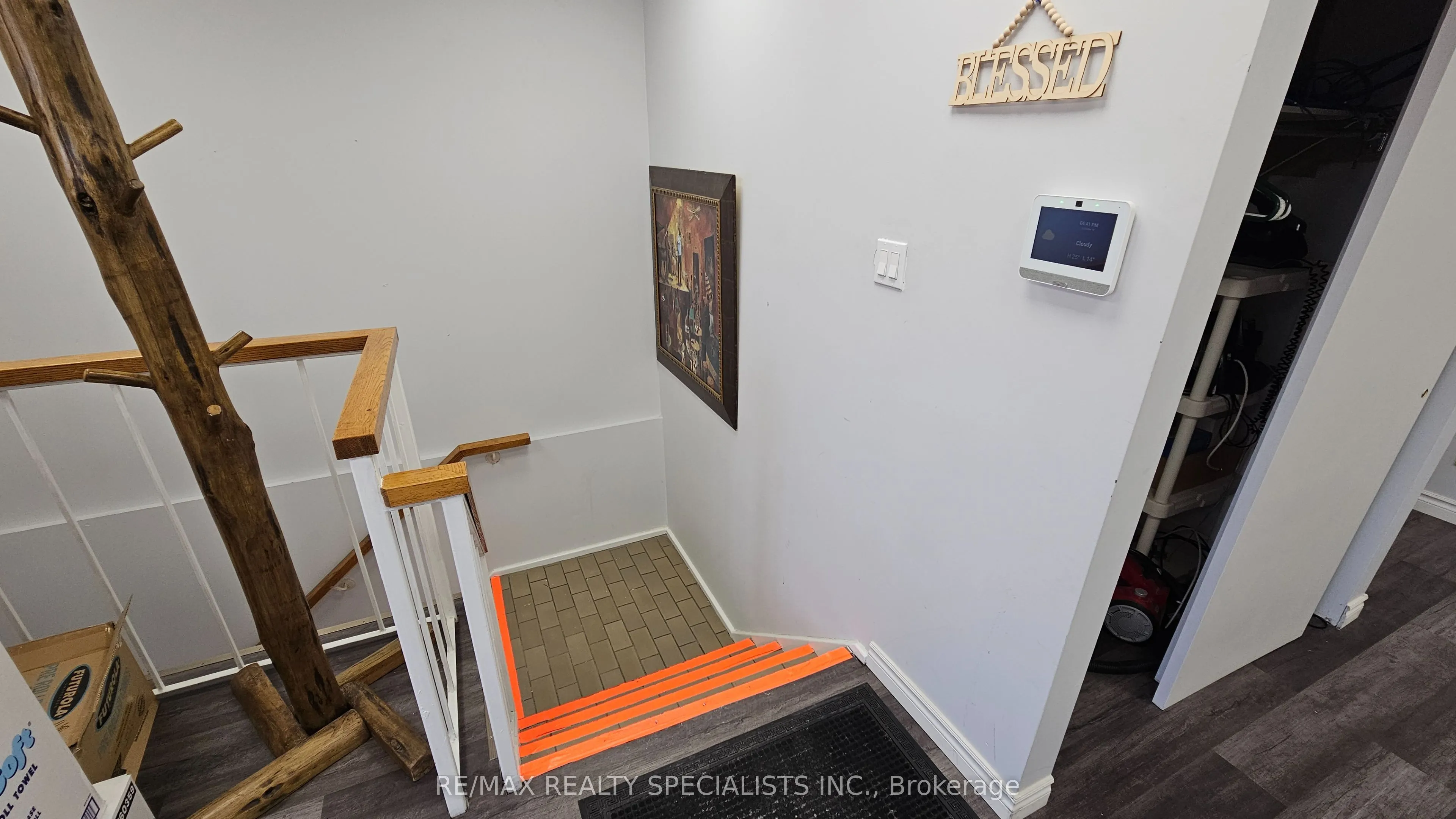 120 Traders Boulevard E, #203