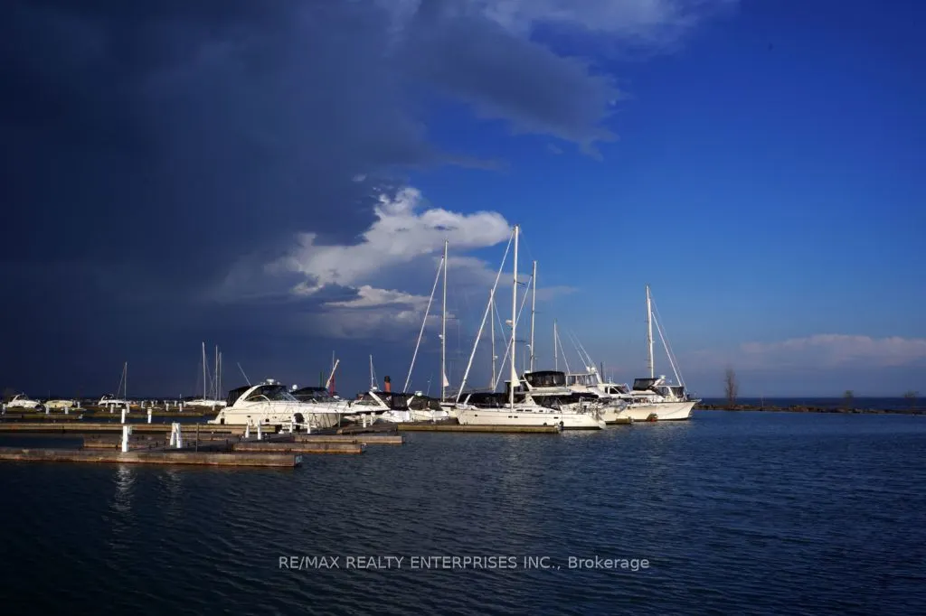 215 Lakeshore Road W, #345