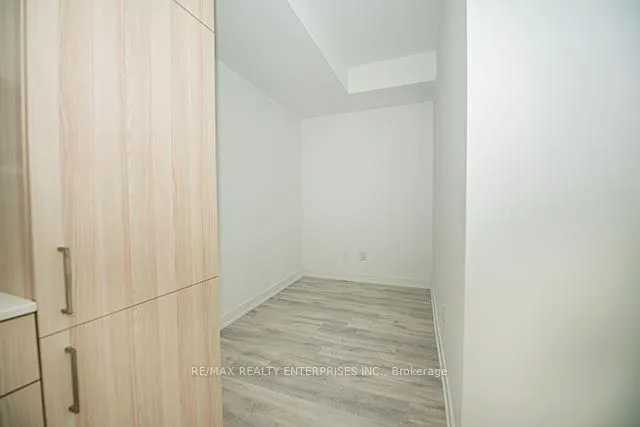 215 Lakeshore Road W, #345