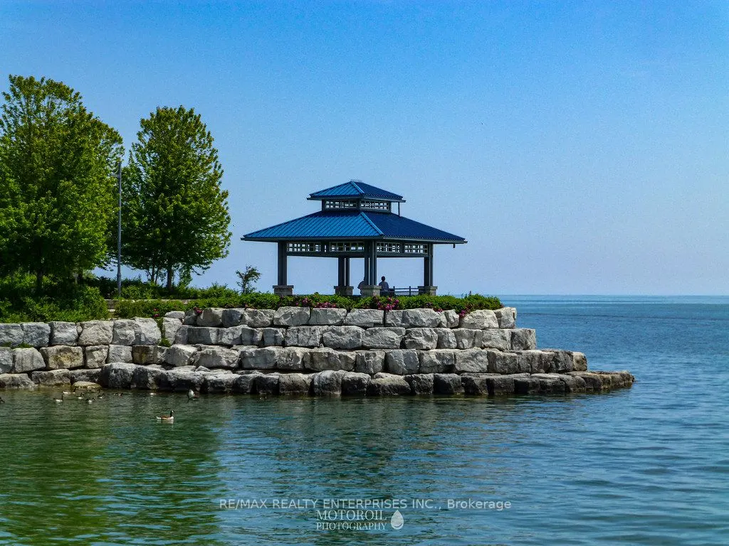 215 Lakeshore Road W, #345