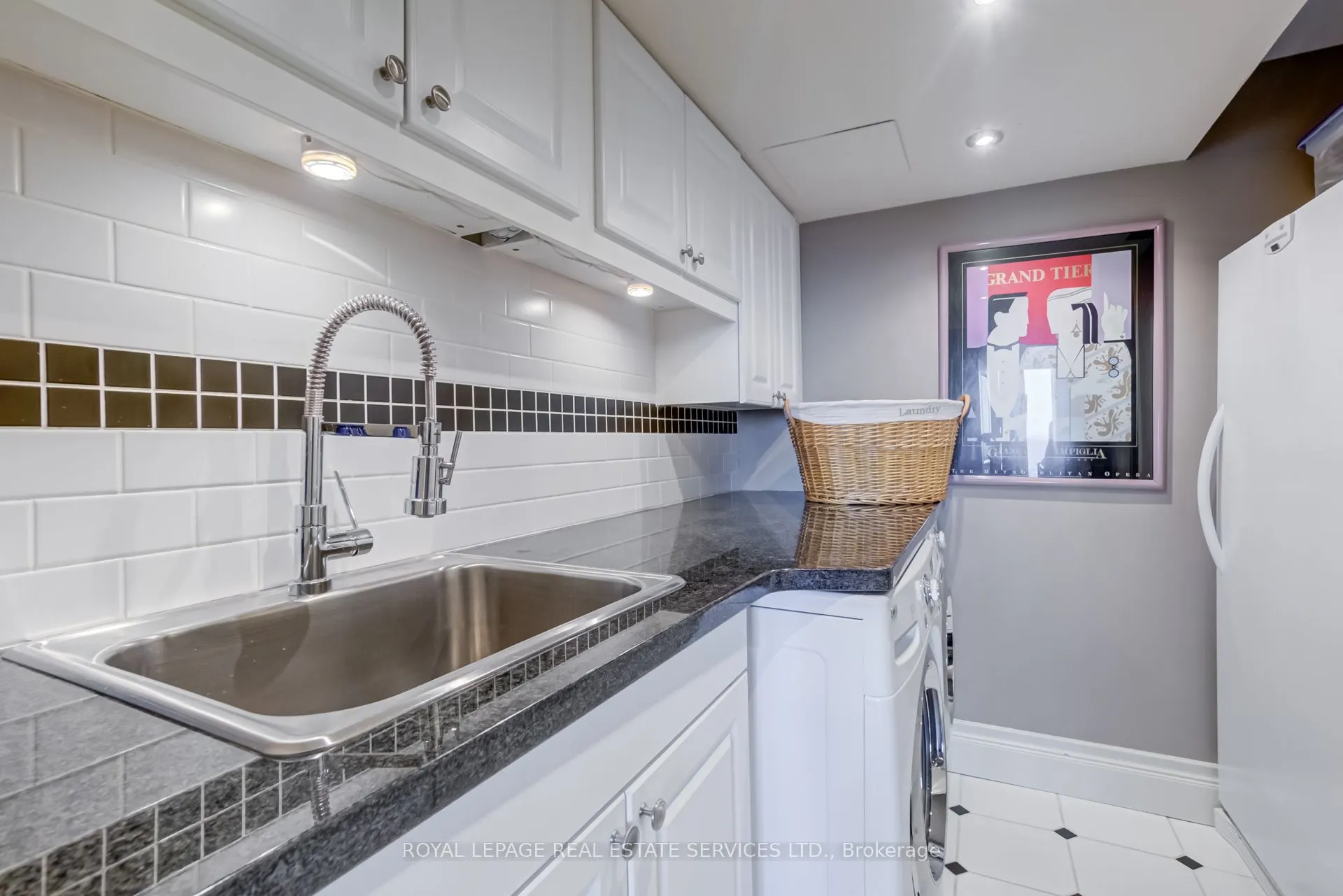 2045 Lake Shore Boulevard W, #4404