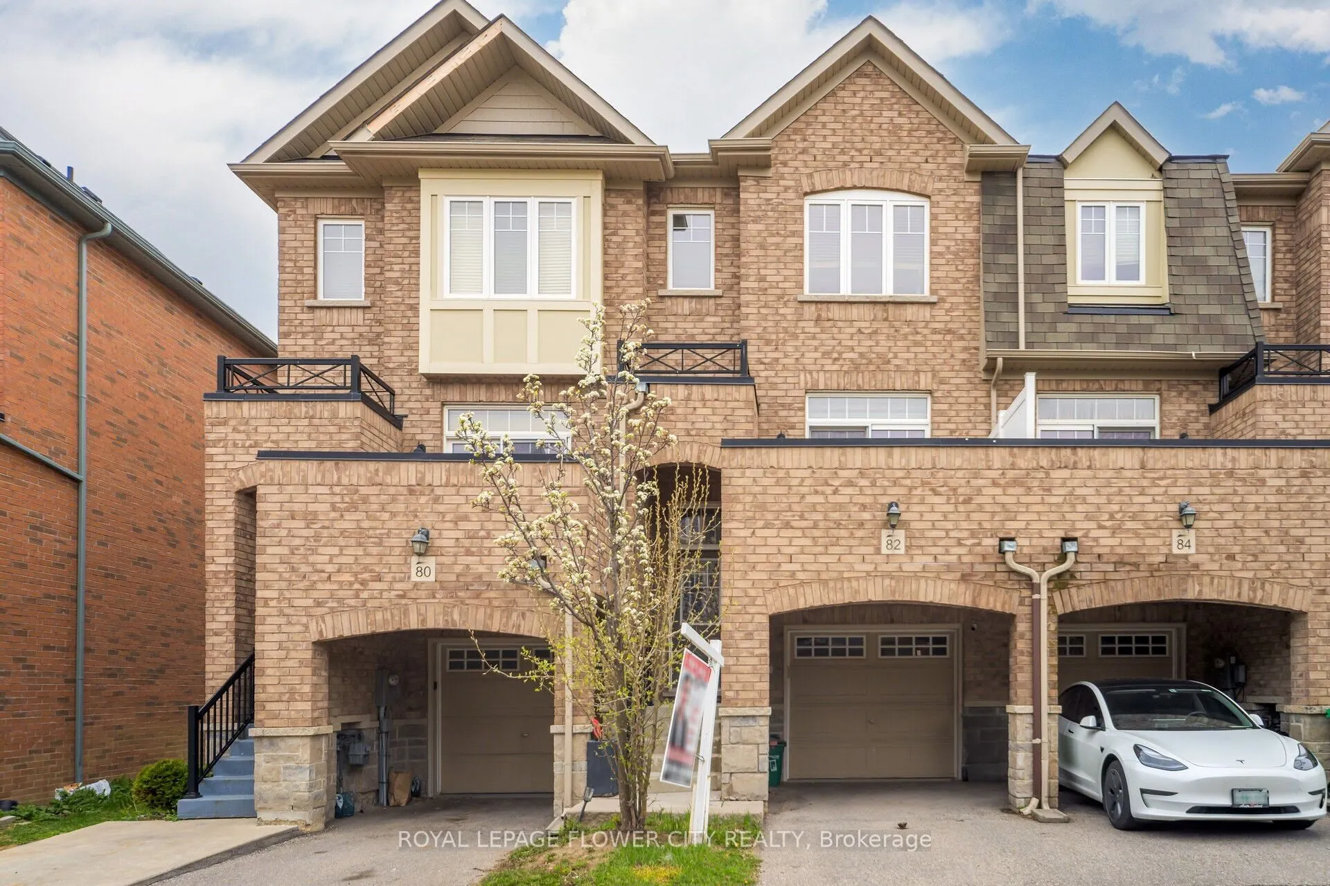 82 Magdalene Crescent
