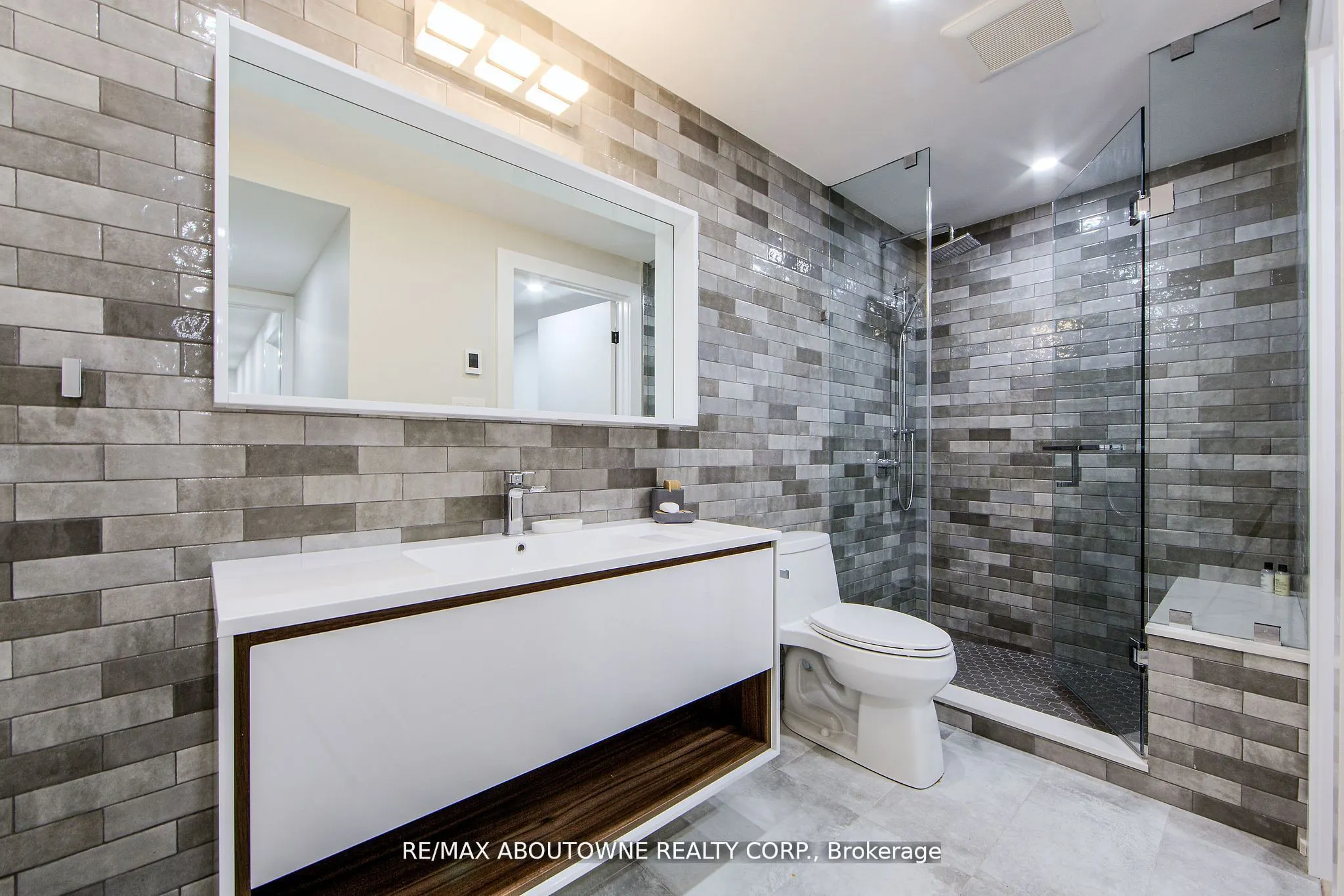 1319 Greeneagle Drive