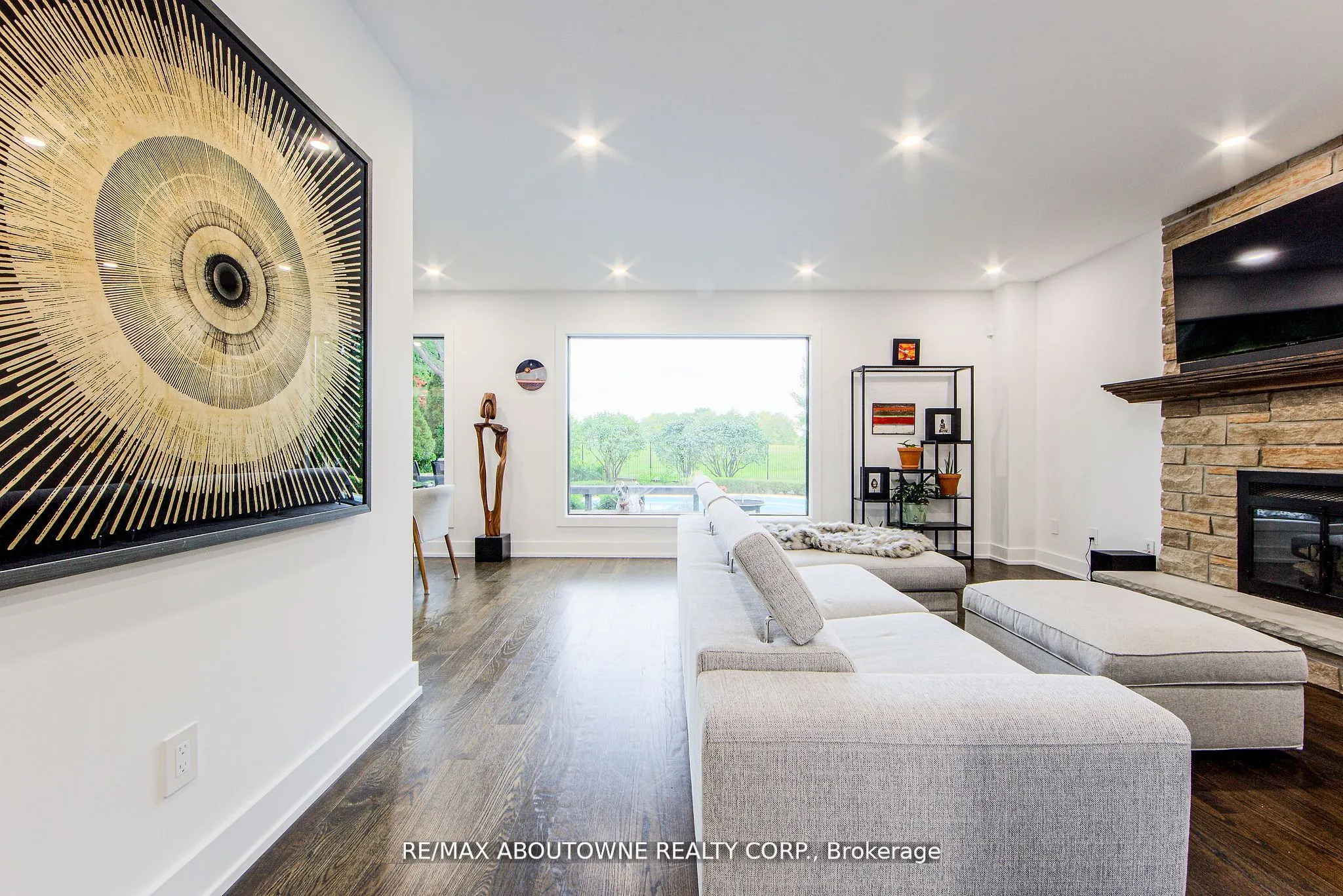1319 Greeneagle Drive
